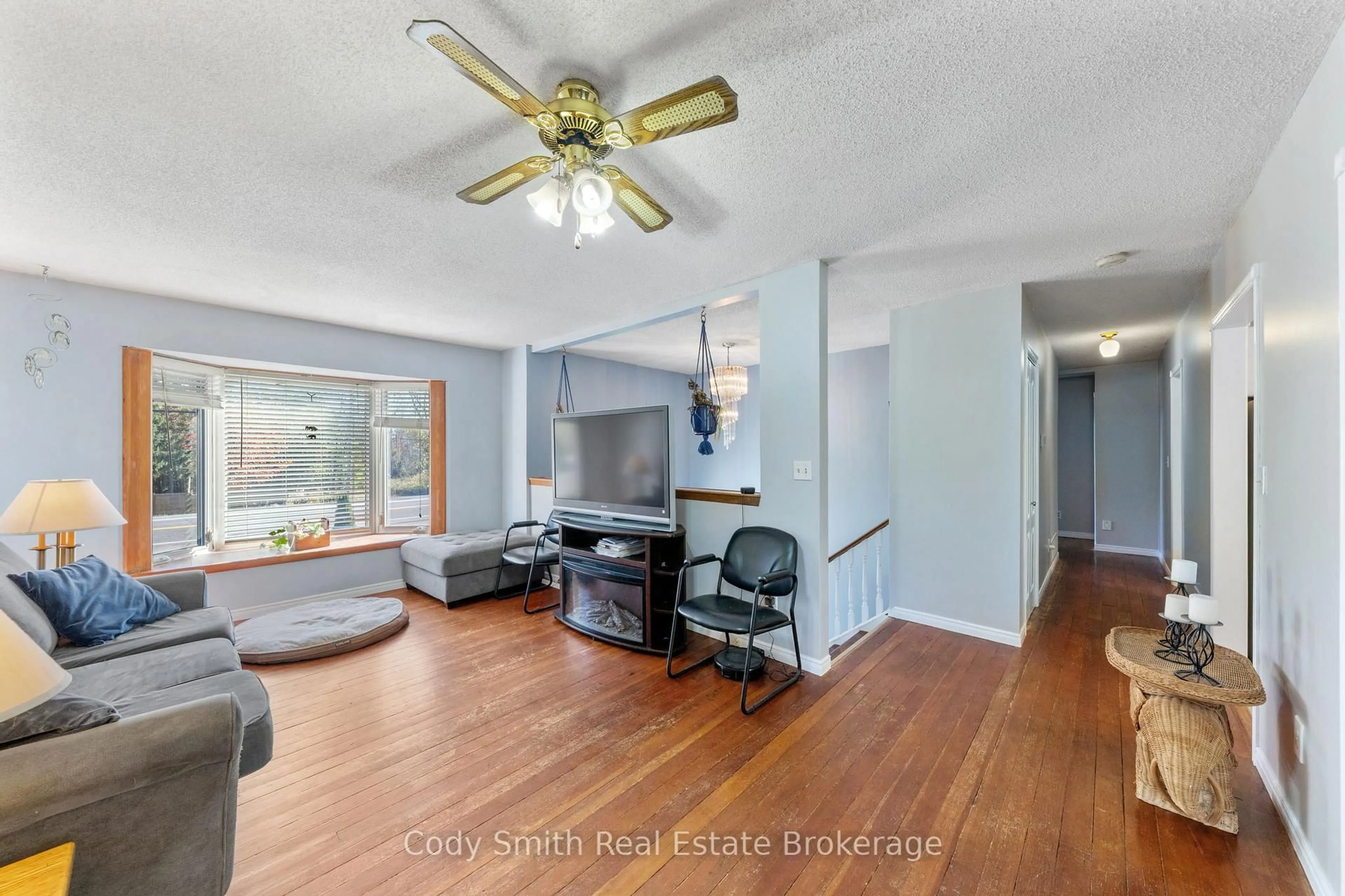 Living room with furniture, unknown for 12804 County 16 Rd, Severn Ontario L0K 2C0