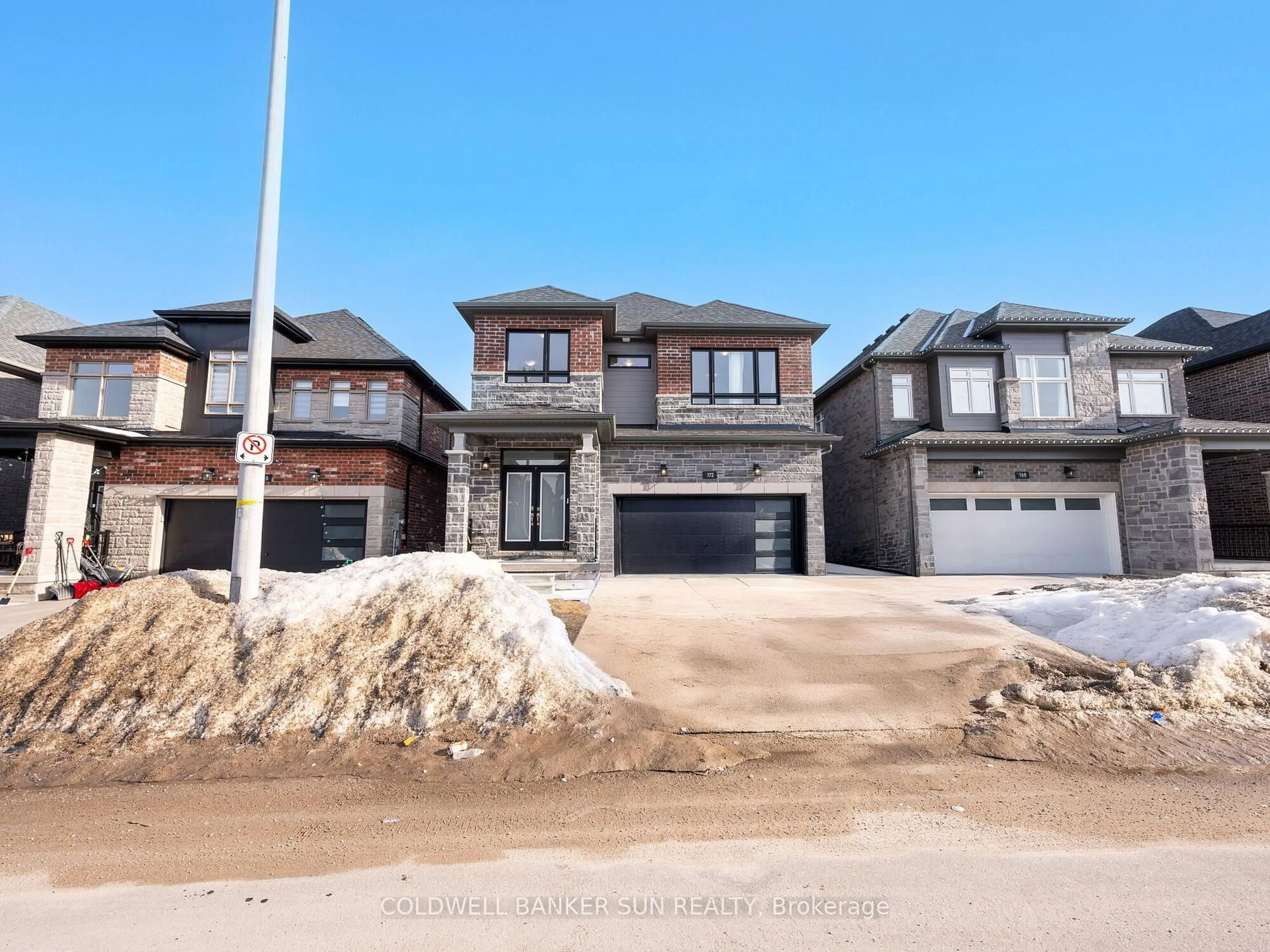 Home with brick exterior material, street for 172 FRANKLIN Tr, Barrie Ontario L9J 0J2