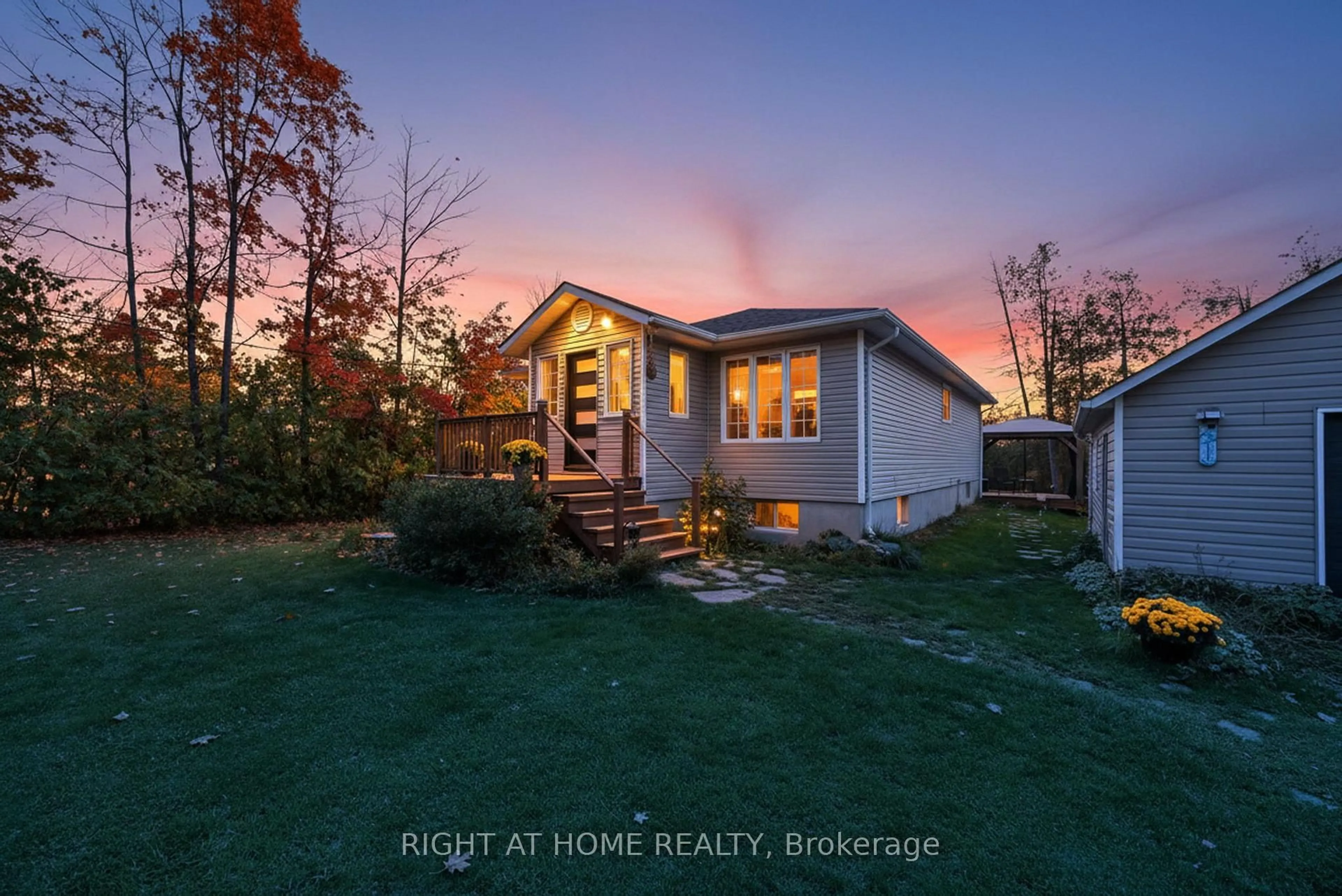 A pic from outside/outdoor area/front of a property/back of a property/a pic from drone, street for 73 Poplar Cres, Oro-Medonte Ontario L0L 1T0