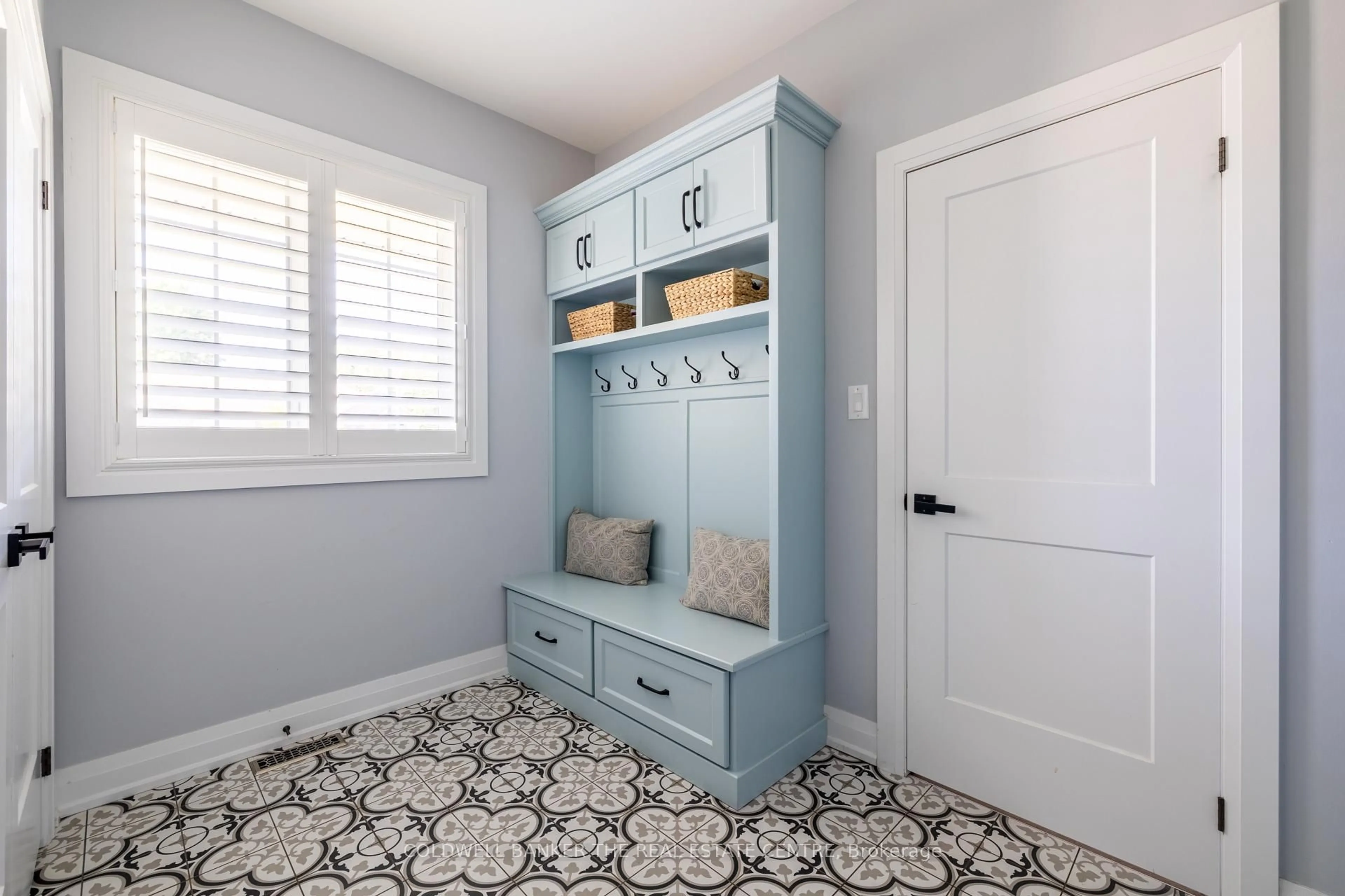 Unknown for 19 Cheslock Cres, Oro-Medonte Ontario L3V 8N8