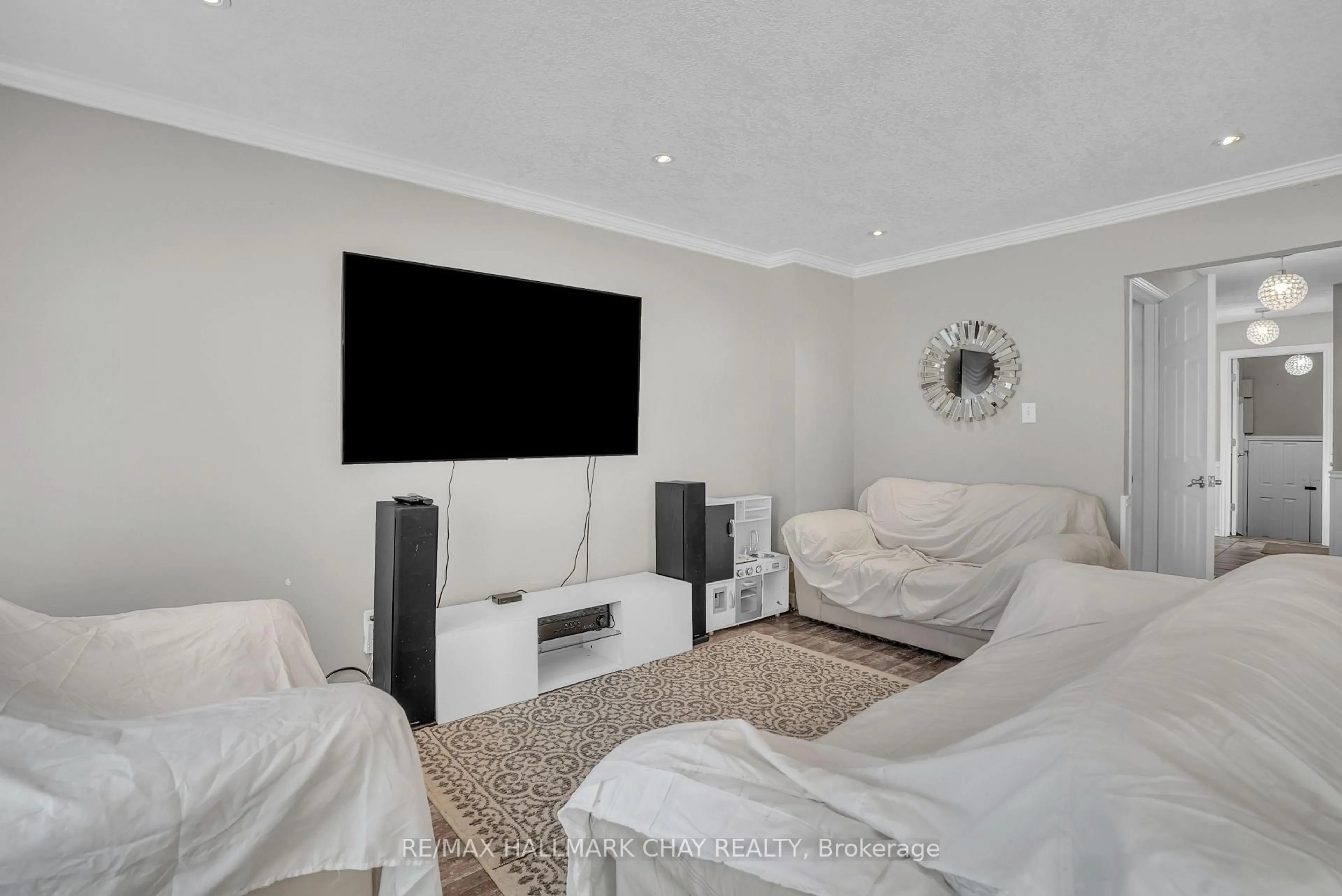 Home theater for 30 Rosenfeld Dr, Barrie Ontario L4M 5X2