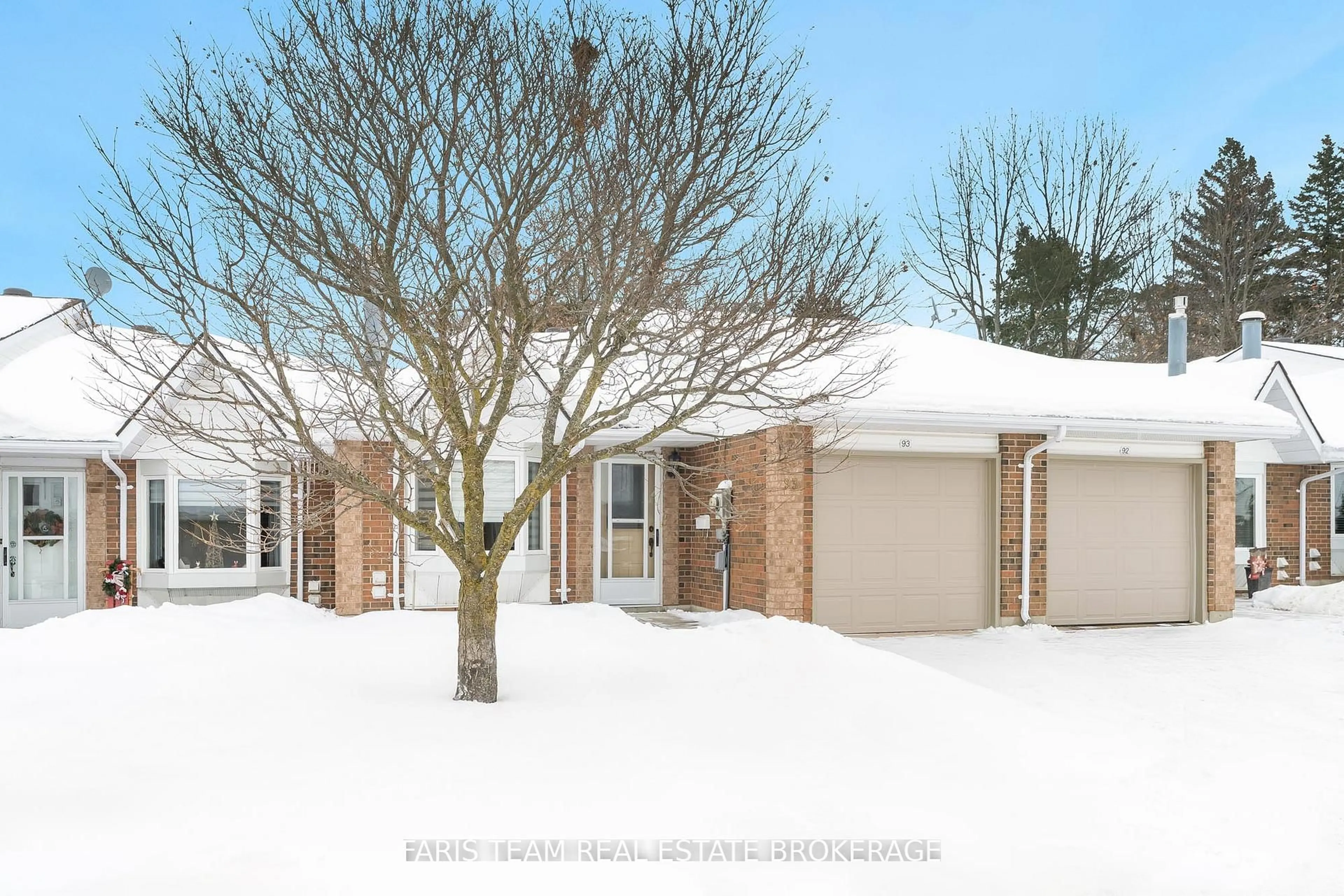 A pic from outside/outdoor area/front of a property/back of a property/a pic from drone, street for 696 King St #93, Midland Ontario L4R 5B7