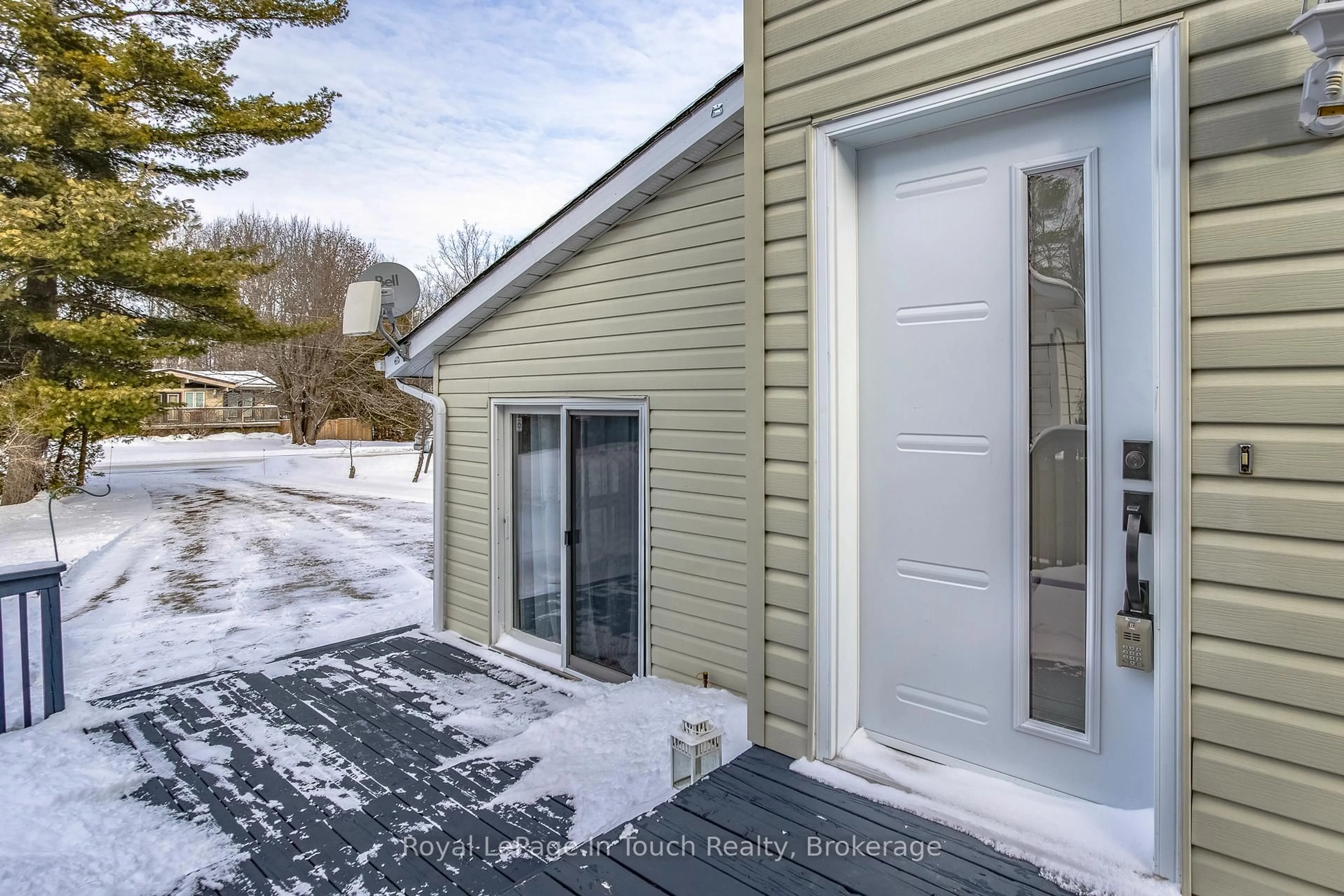 Unknown for 9 Davis Dr, Tay Ontario L0K 2A0