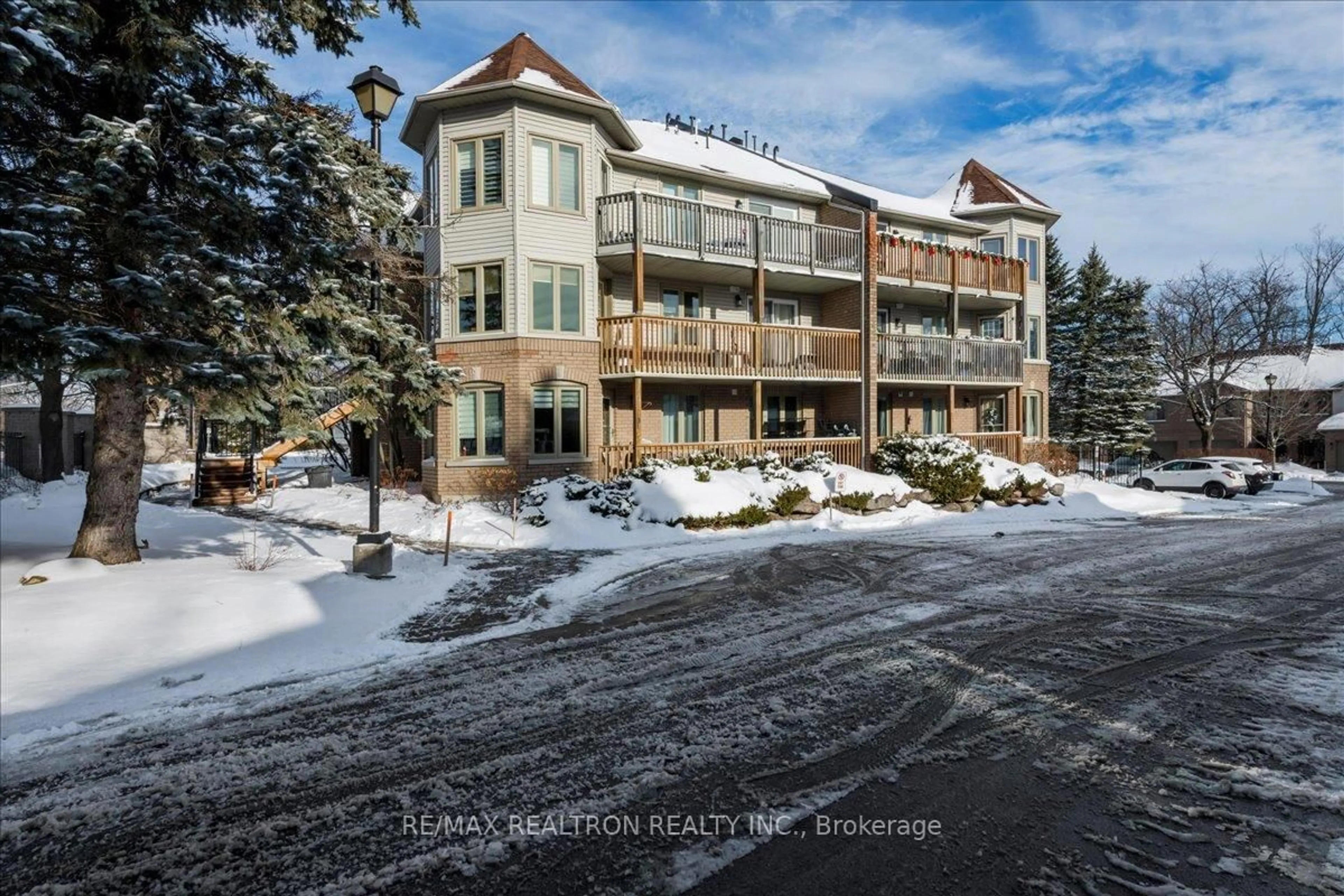 A pic from outside/outdoor area/front of a property/back of a property/a pic from drone, unknown for 492 Laclie St #302, Orillia Ontario L3V 7V2