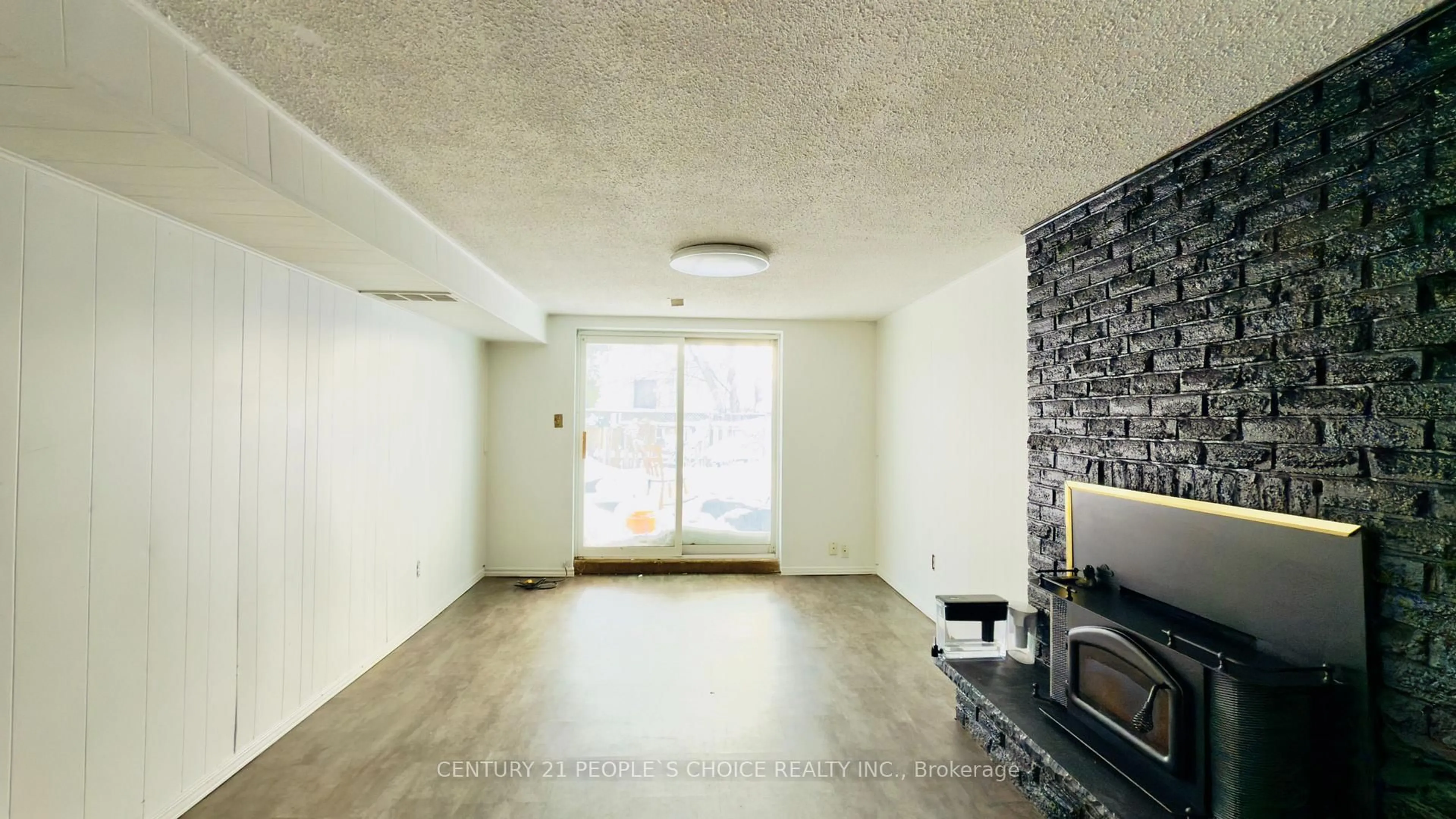 A pic of a room for 108 Kozlov St, Barrie Ontario L4N 4P9