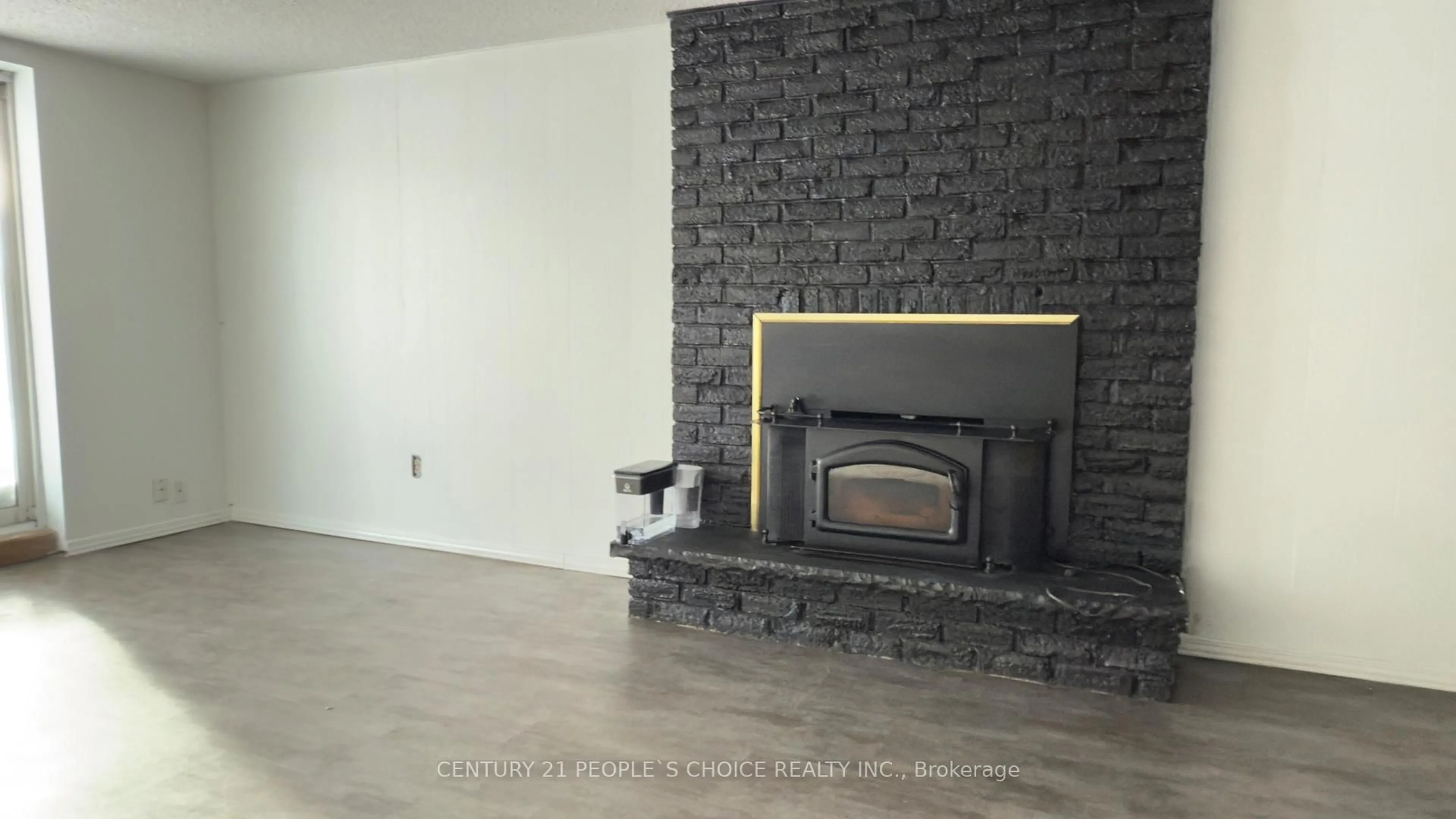 A pic of a room for 108 Kozlov St, Barrie Ontario L4N 4P9