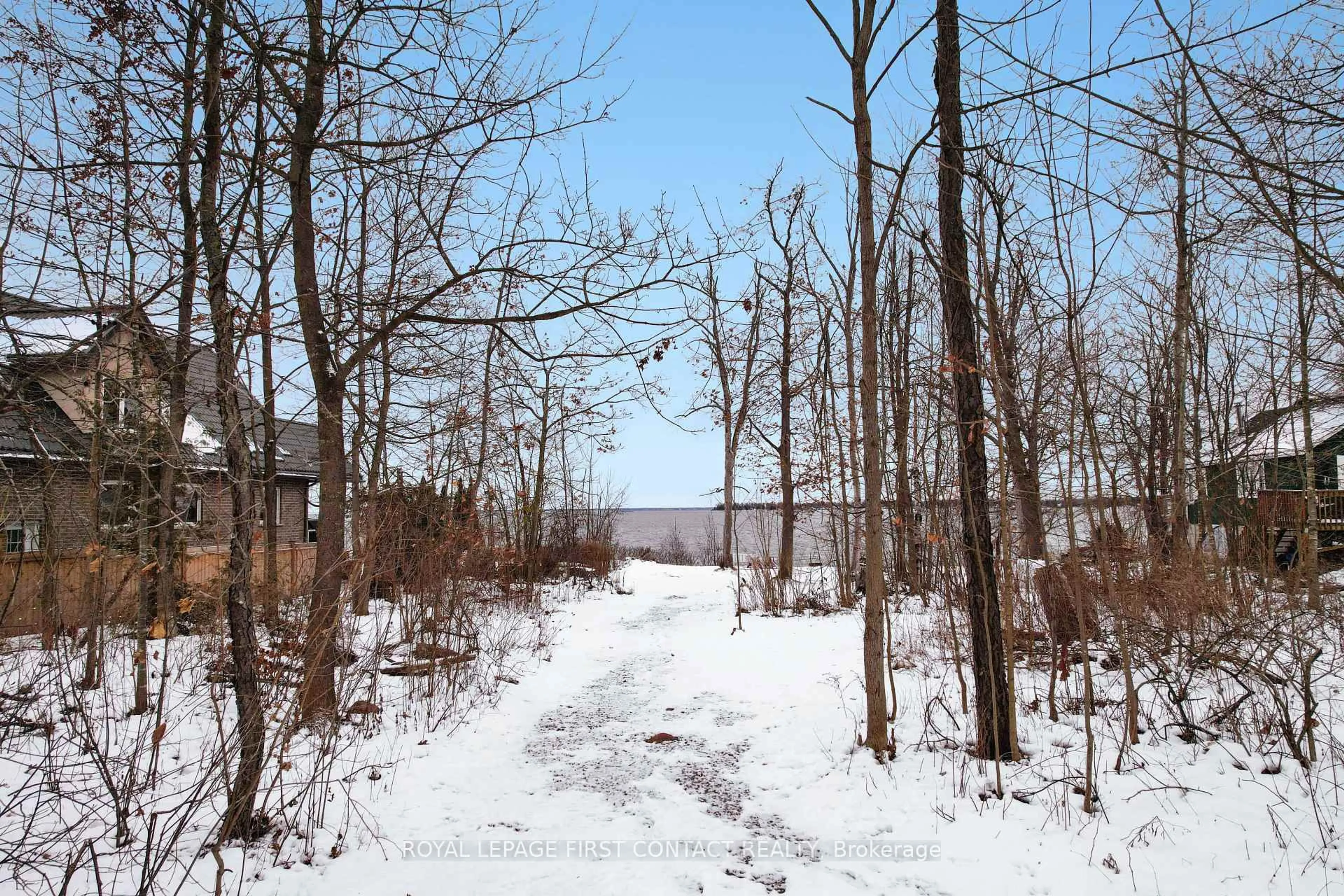 Blurry image for 18 Lakeview Rd, Oro-Medonte Ontario L0L 2E0