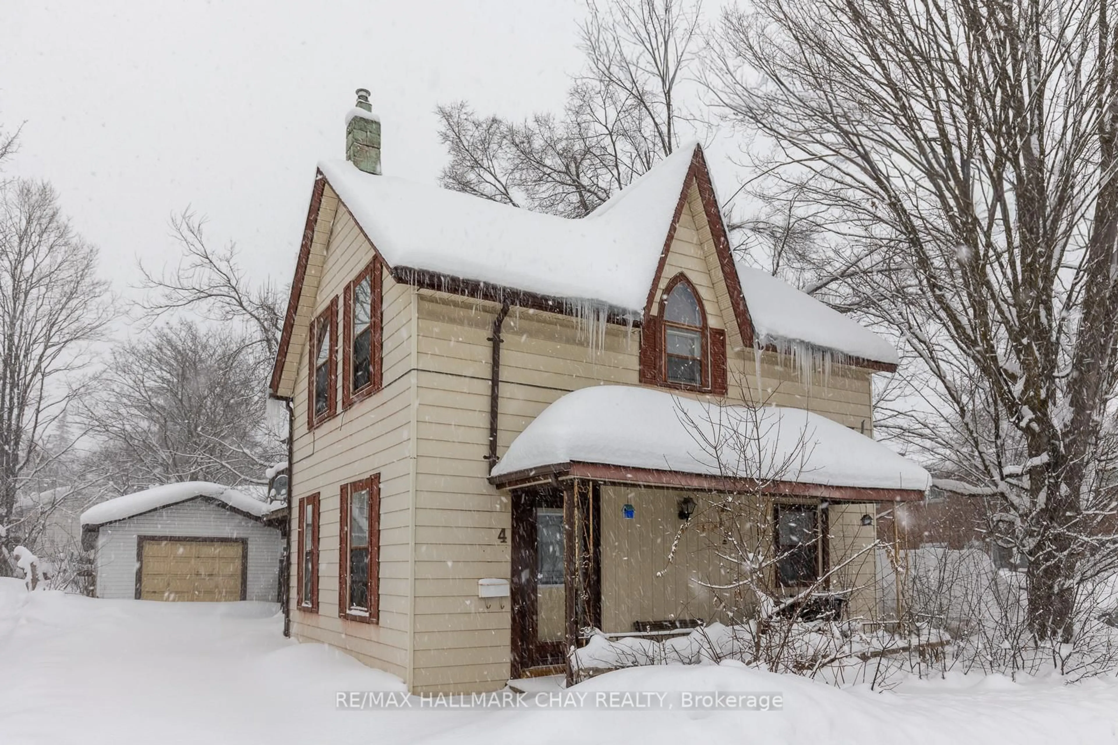 Unknown for 4 East St, Barrie Ontario L4M 2N4