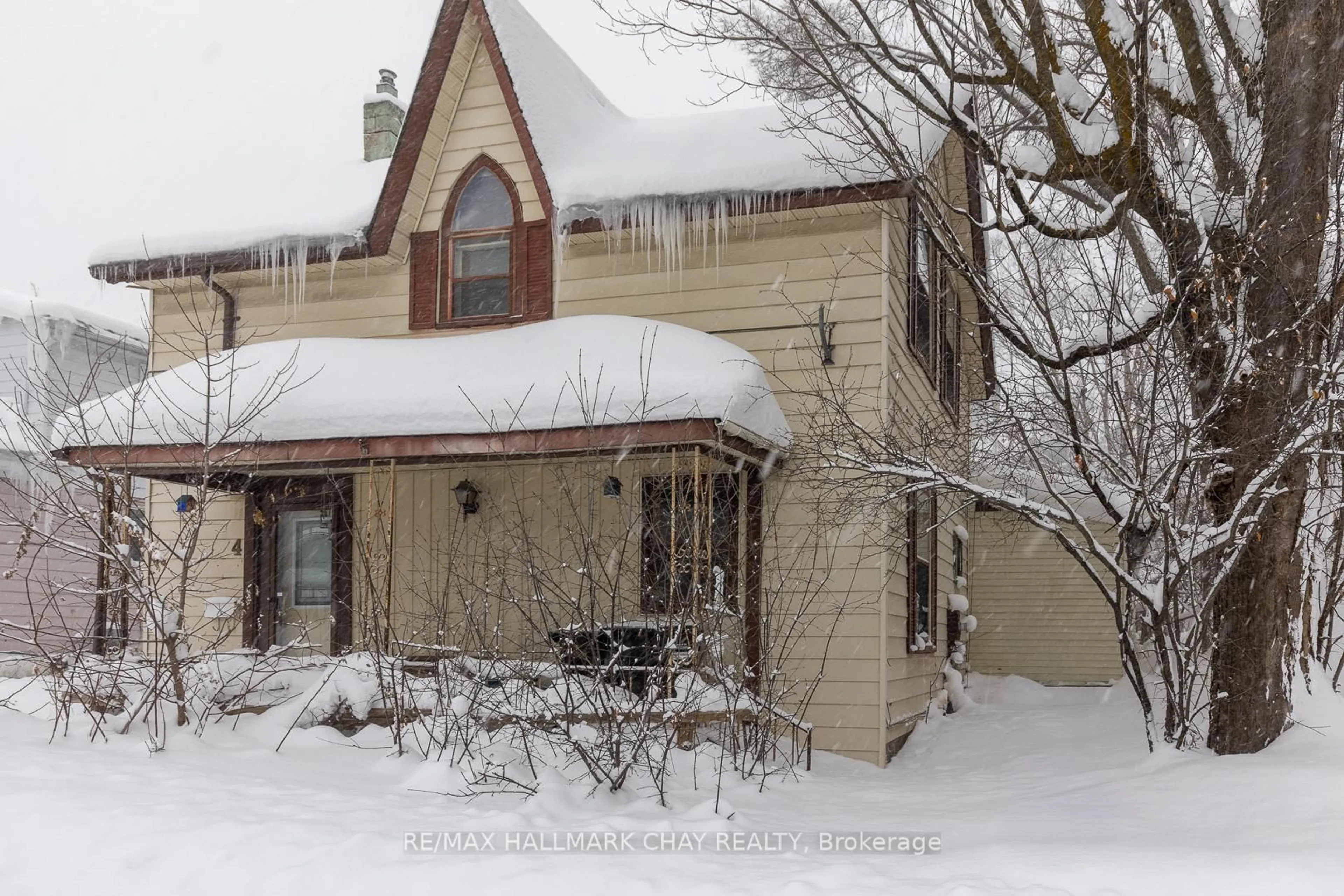 Unknown for 4 East St, Barrie Ontario L4M 2N4