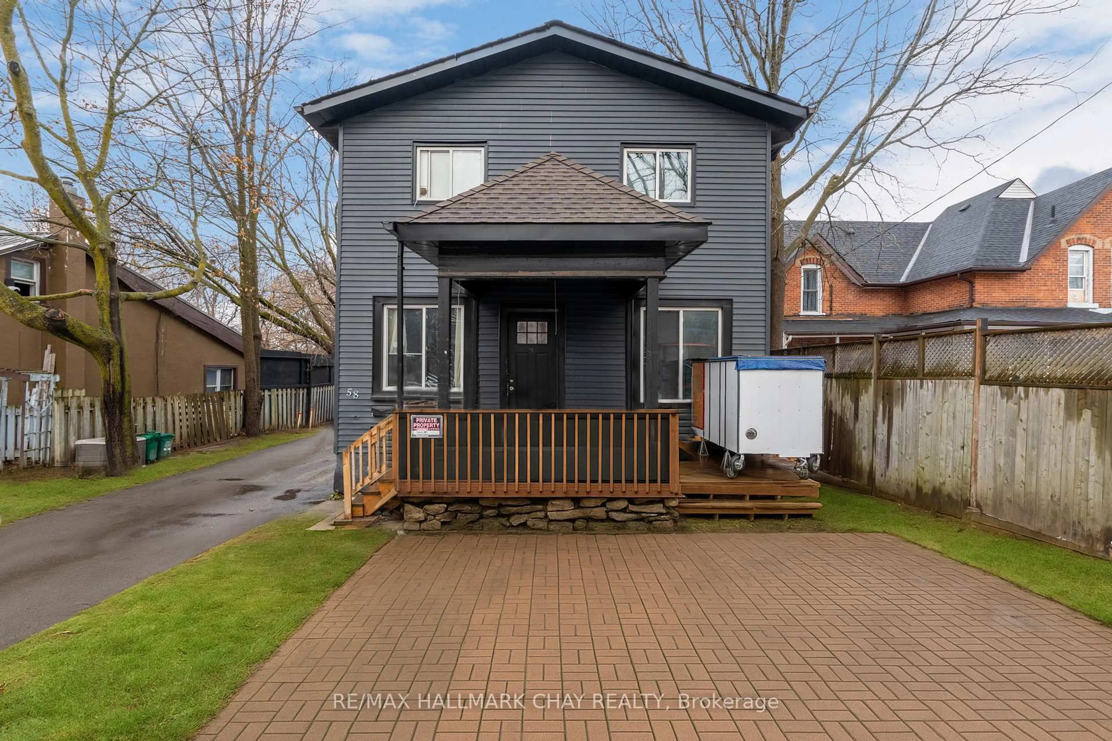 A pic from outside/outdoor area/front of a property/back of a property/a pic from drone, street for 58 Penetang St #1-4, Barrie Ontario L4M 1V6