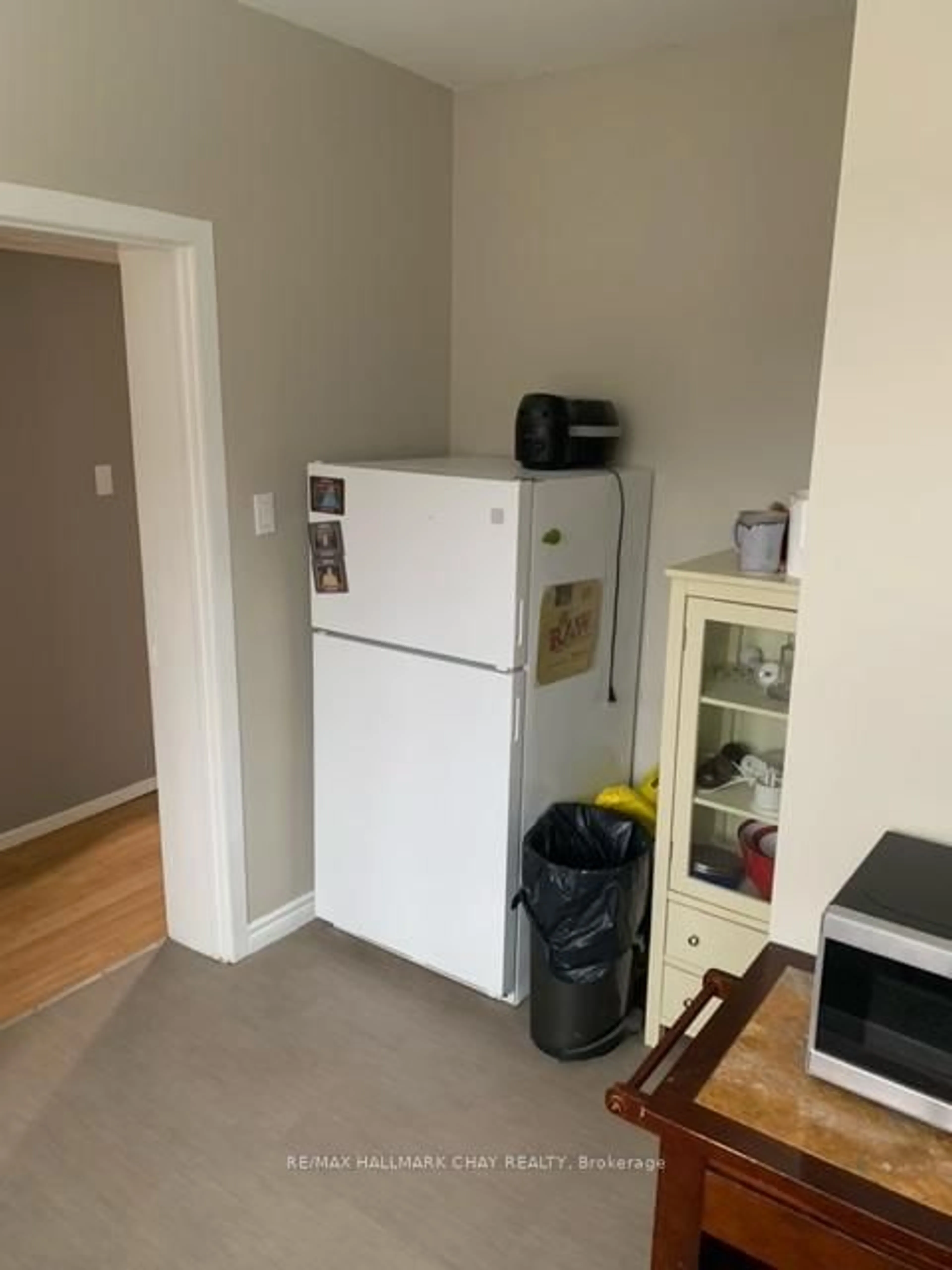 A pic of a room for 58 Penetang St #1-4, Barrie Ontario L4M 1V6