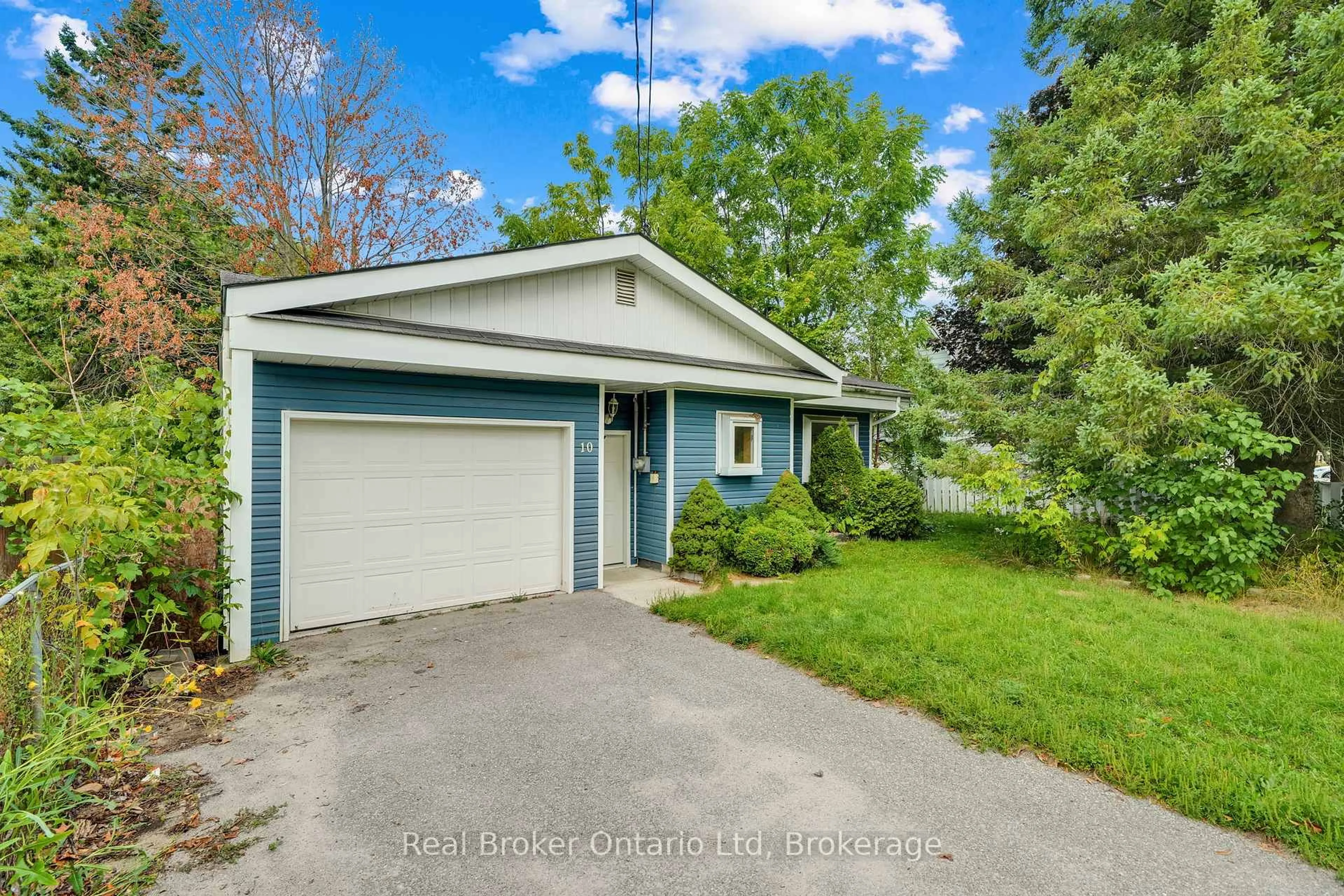 Unknown for 10 Leonard Ave, Penetanguishene Ontario L9M 1C8