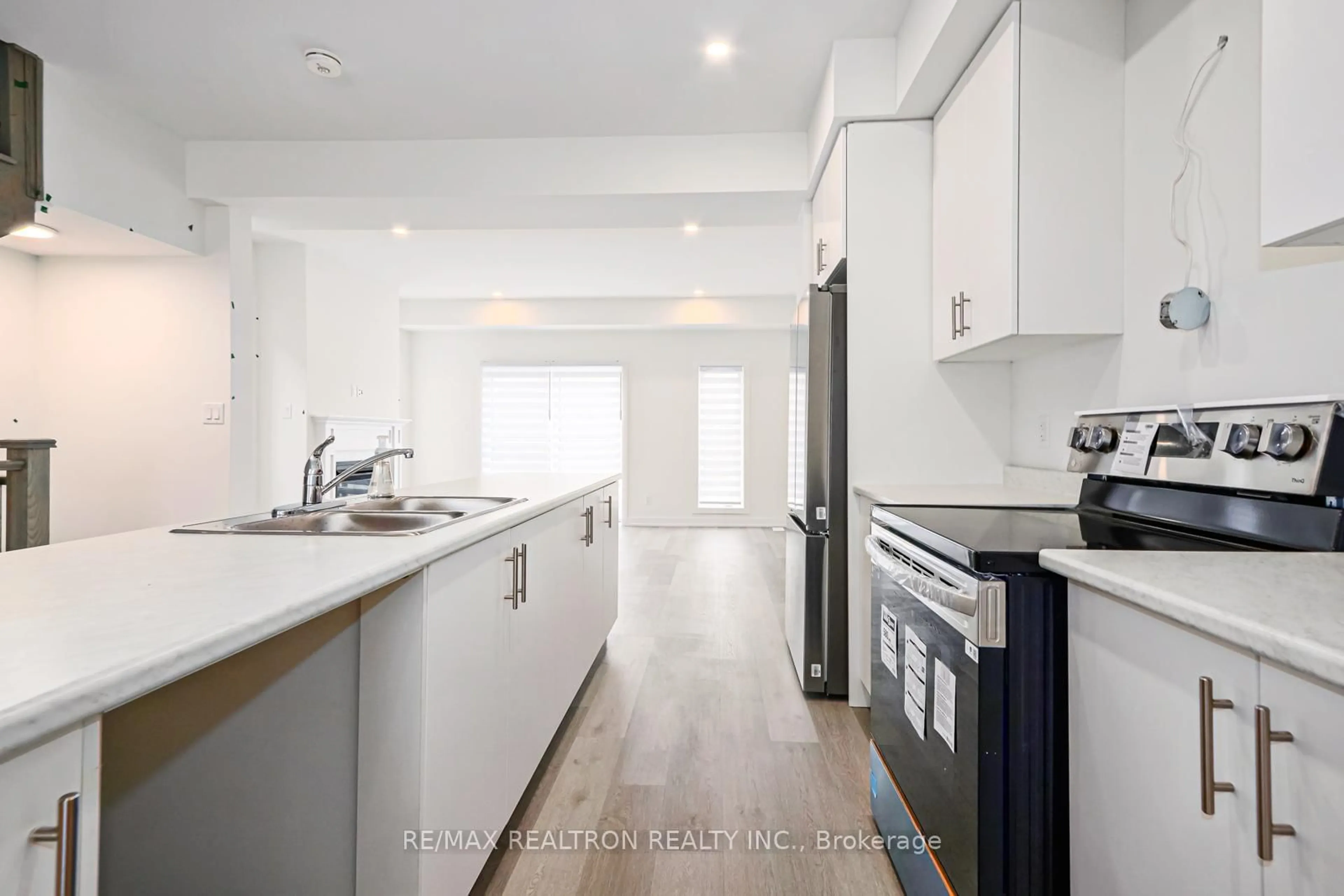 Unknown for 52 Winters Cres, Collingwood Ontario L9Y 5B4