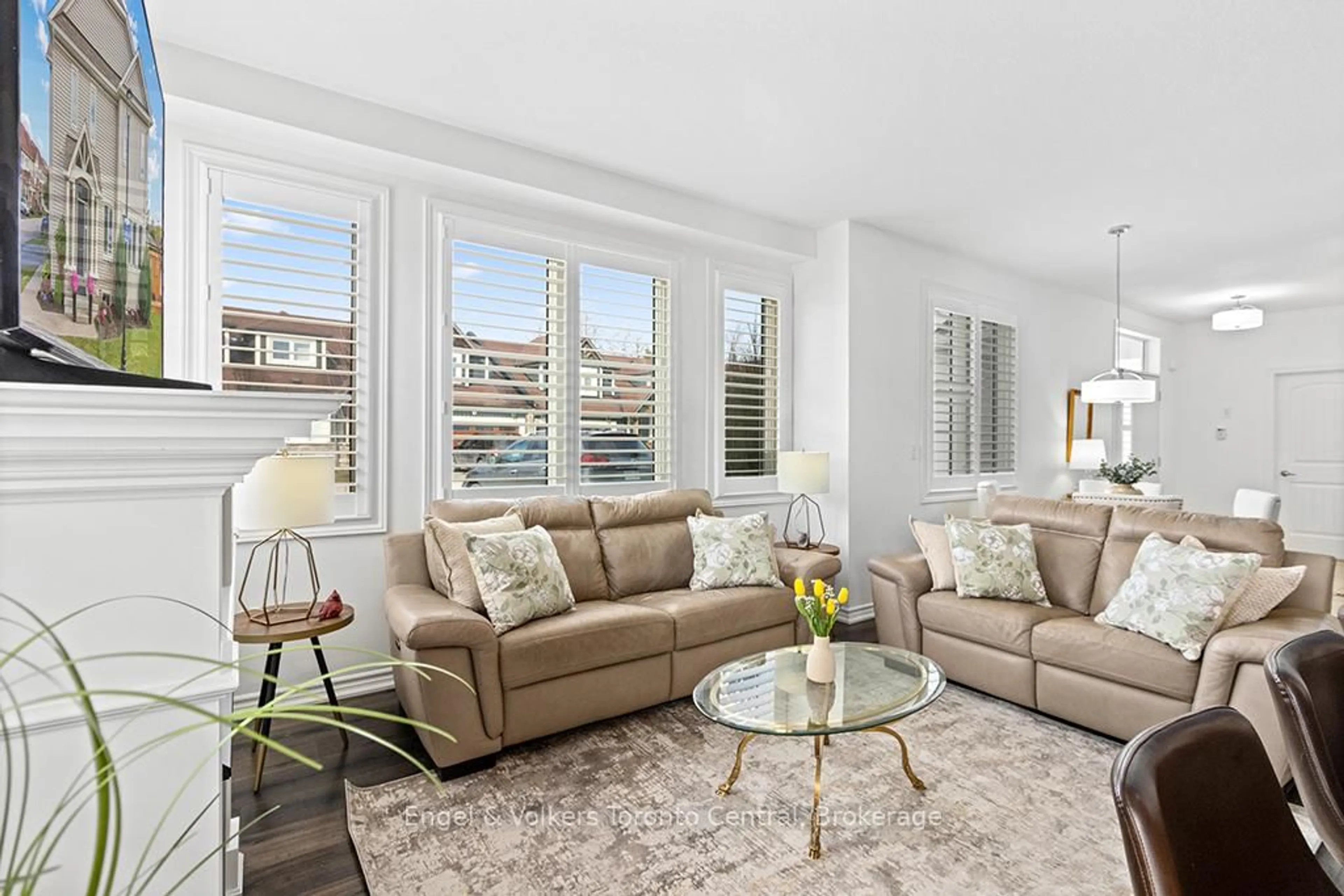 Living room with furniture, unknown for 48 Lett Ave, Collingwood Ontario L9Y 0Z5