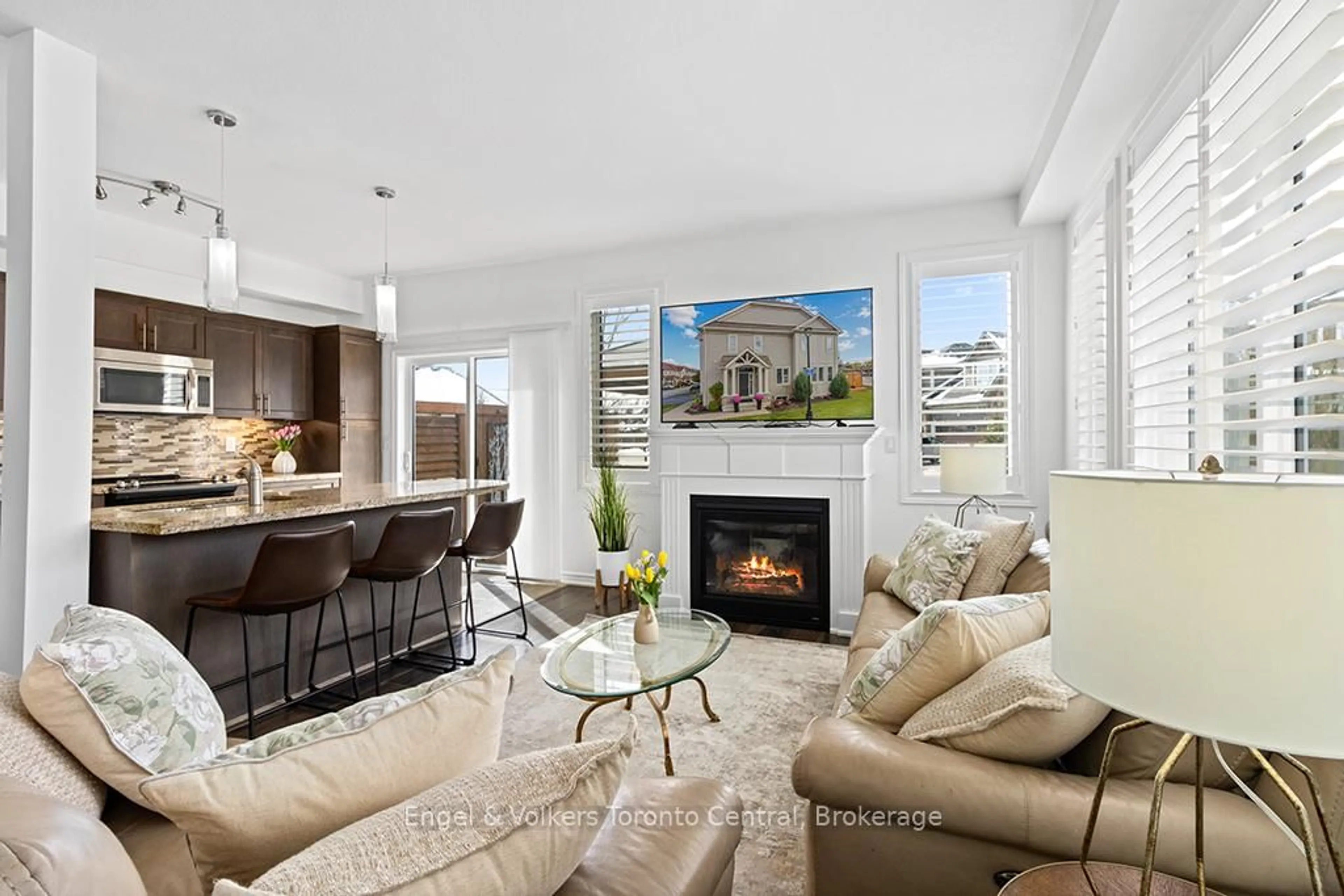 Living room with furniture, ceramic/tile floor for 48 Lett Ave, Collingwood Ontario L9Y 0Z5