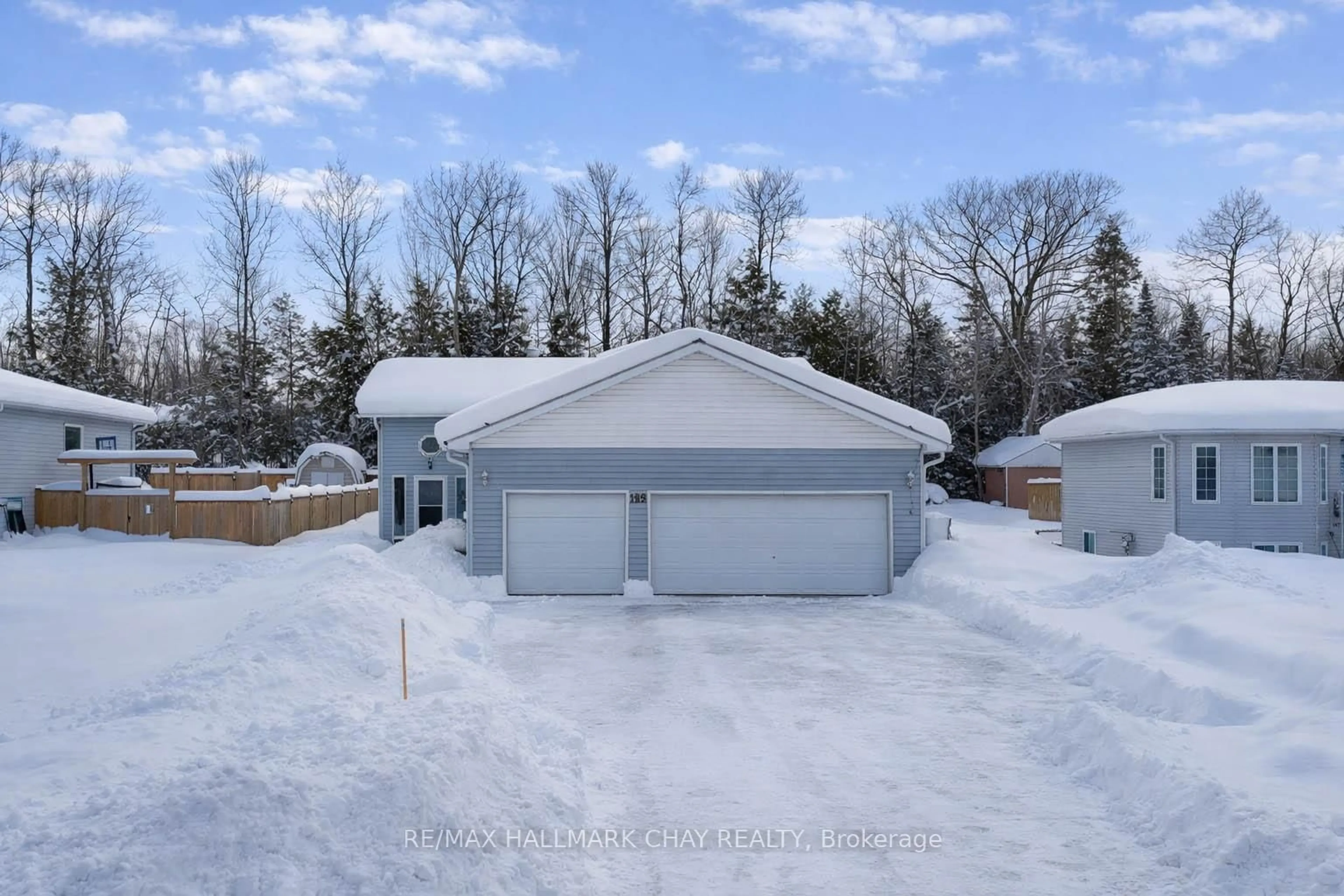 A pic from outside/outdoor area/front of a property/back of a property/a pic from drone, street for 149 Osborne St, Tay Ontario L0K 2A0
