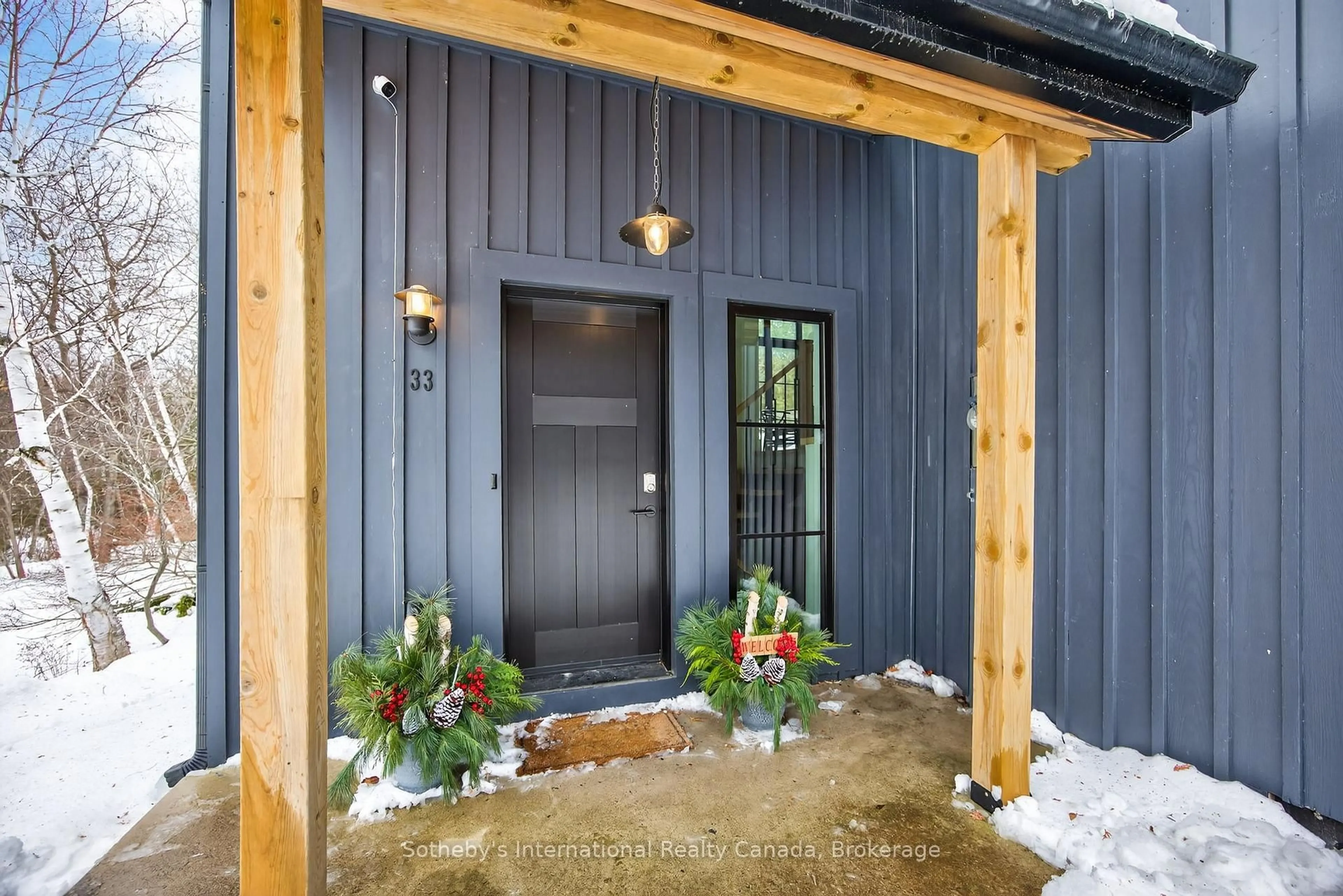Indoor entryway for 33 Slalom Gate Rd, Collingwood Ontario L9Y 5A9