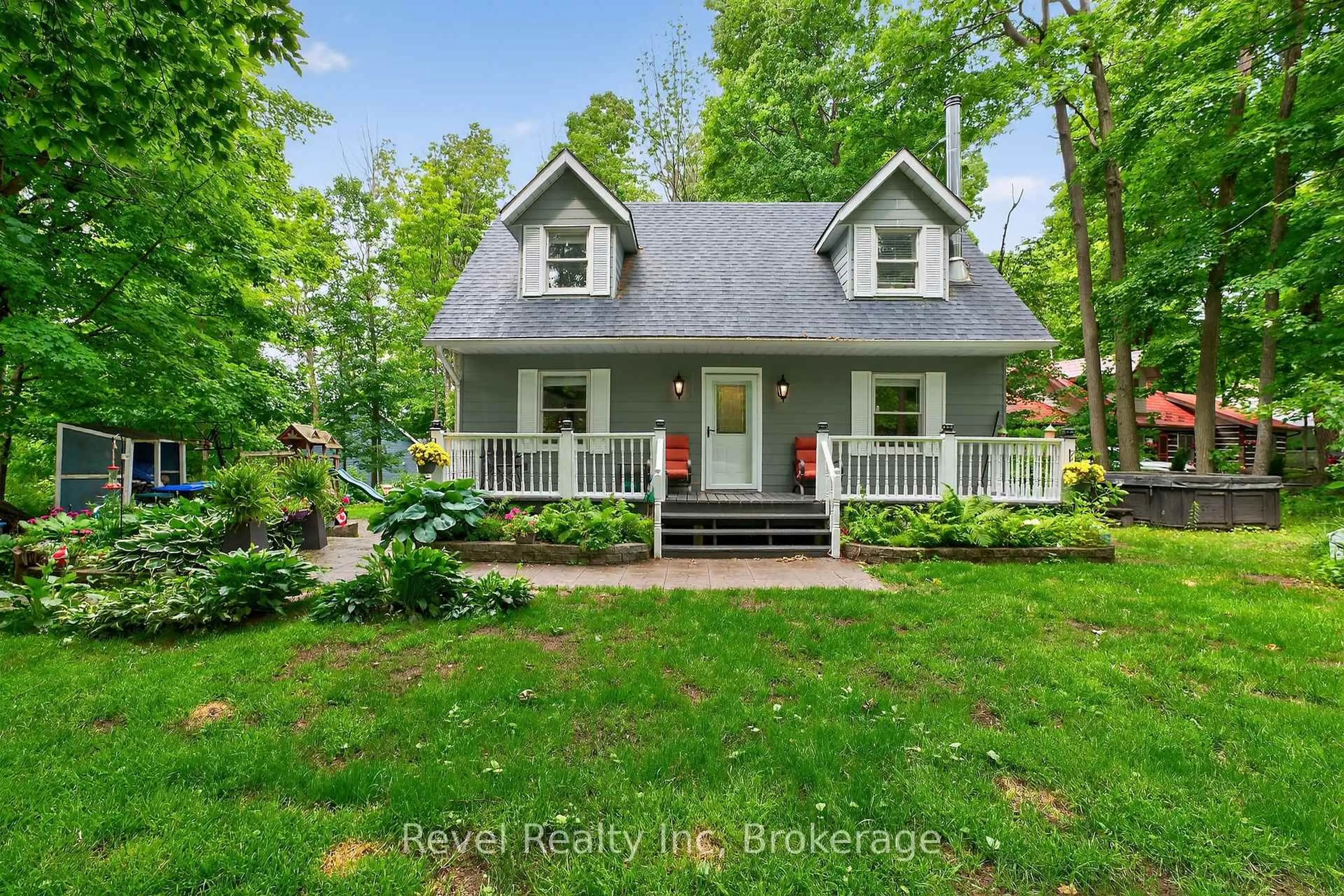 Home with vinyl exterior material, street for 6 Bayside Rd, Tiny Ontario L9M 0H8