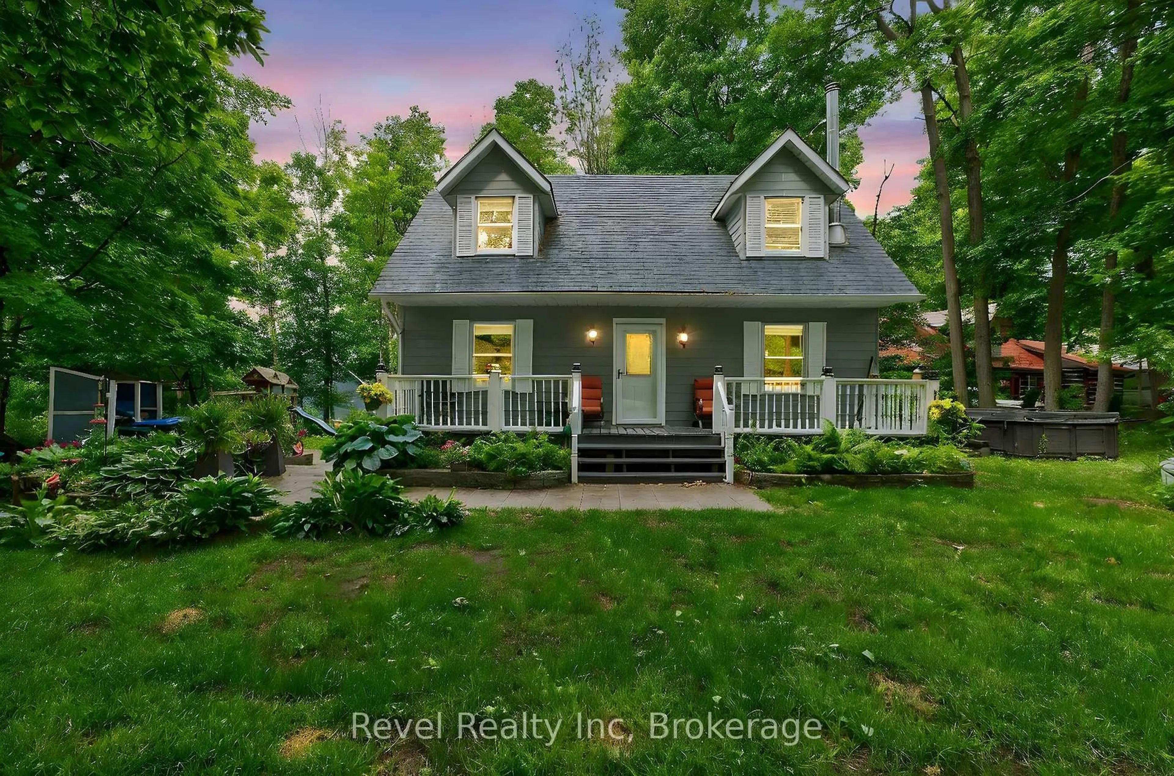 A pic from outside/outdoor area/front of a property/back of a property/a pic from drone, street for 6 Bayside Rd, Tiny Ontario L9M 0H8