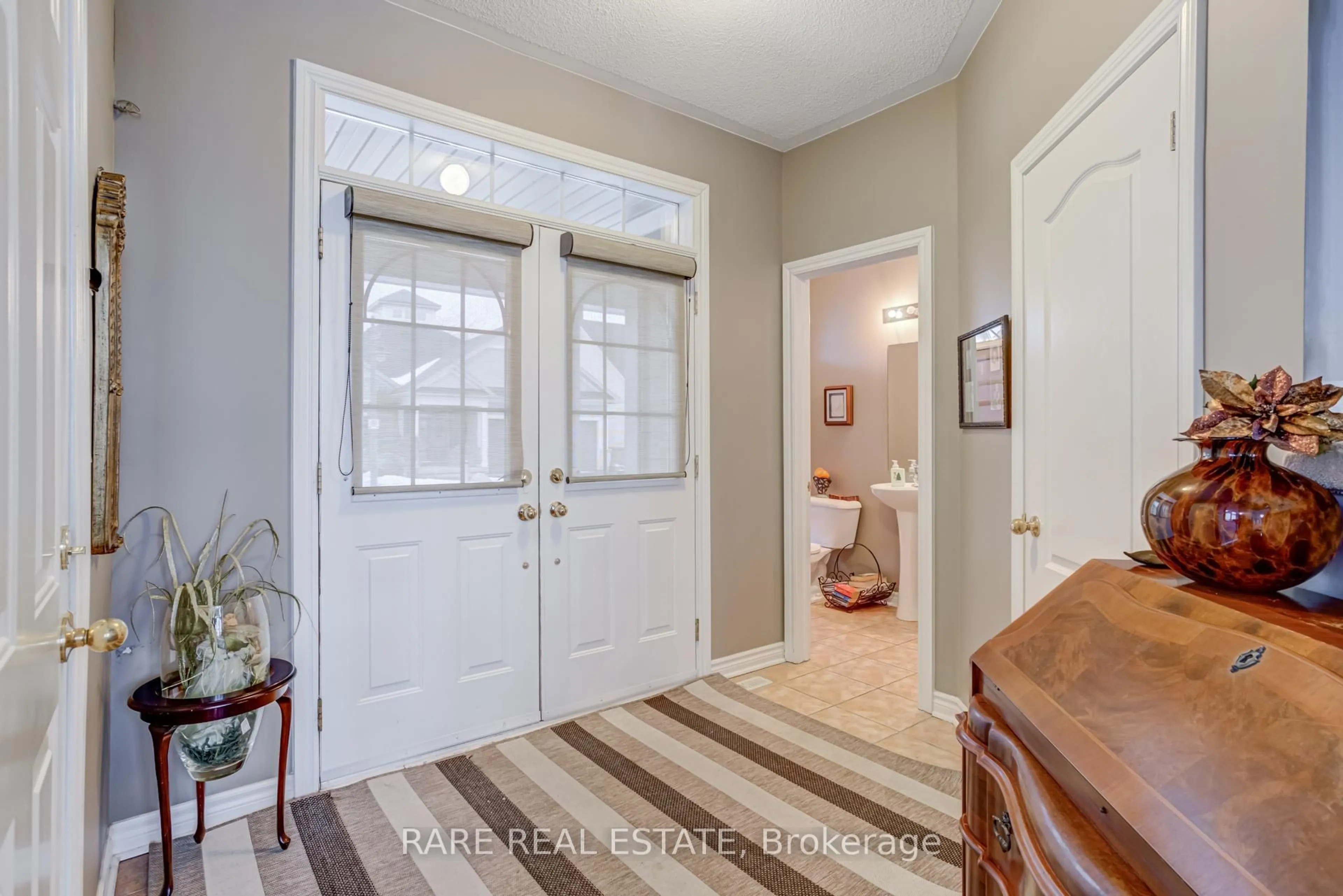 Indoor entryway for 39 Waterfront Circ, Collingwood Ontario L9Y 4Z2
