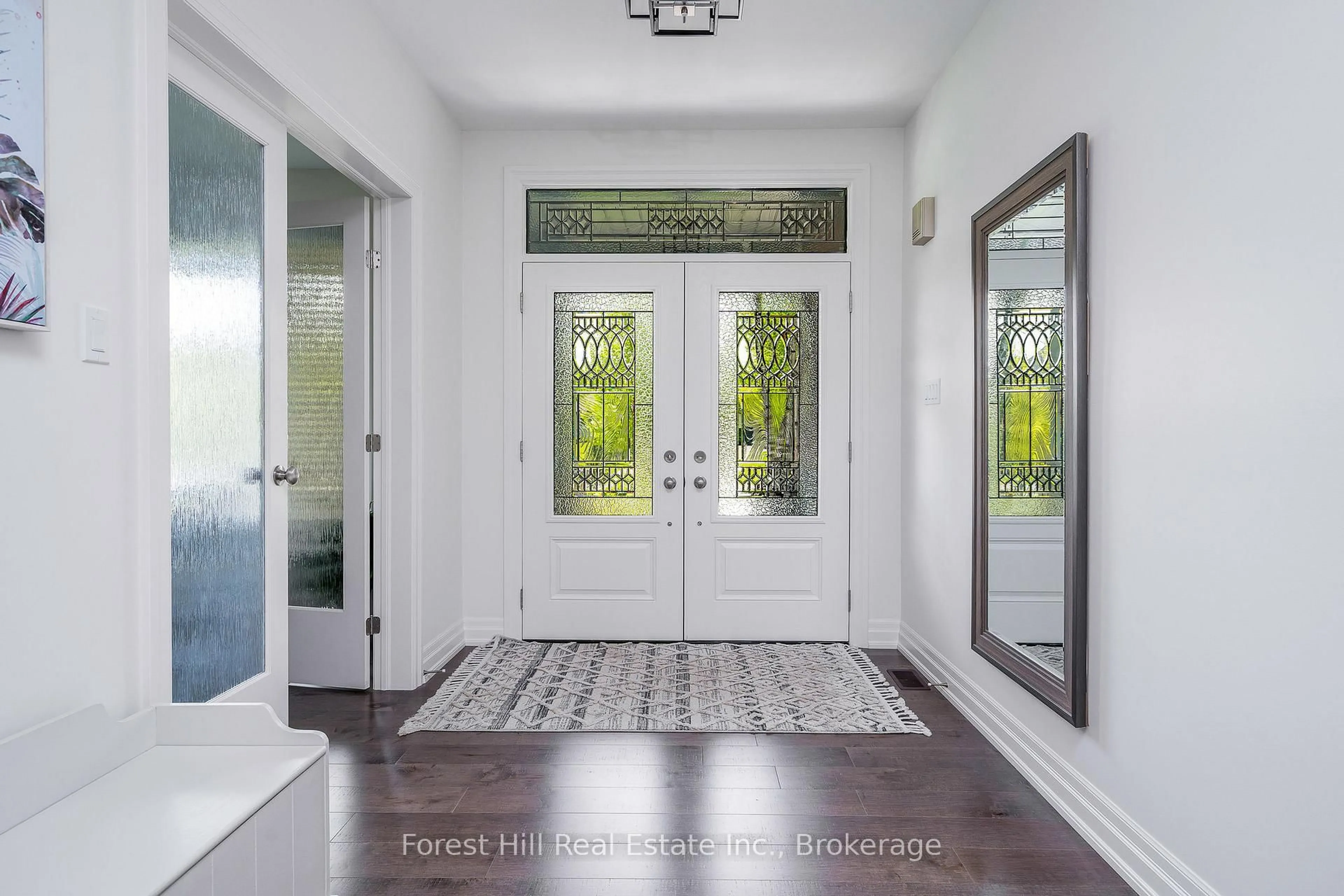Indoor entryway for 155 Glenlake Blvd, Collingwood Ontario L9Y 0X2