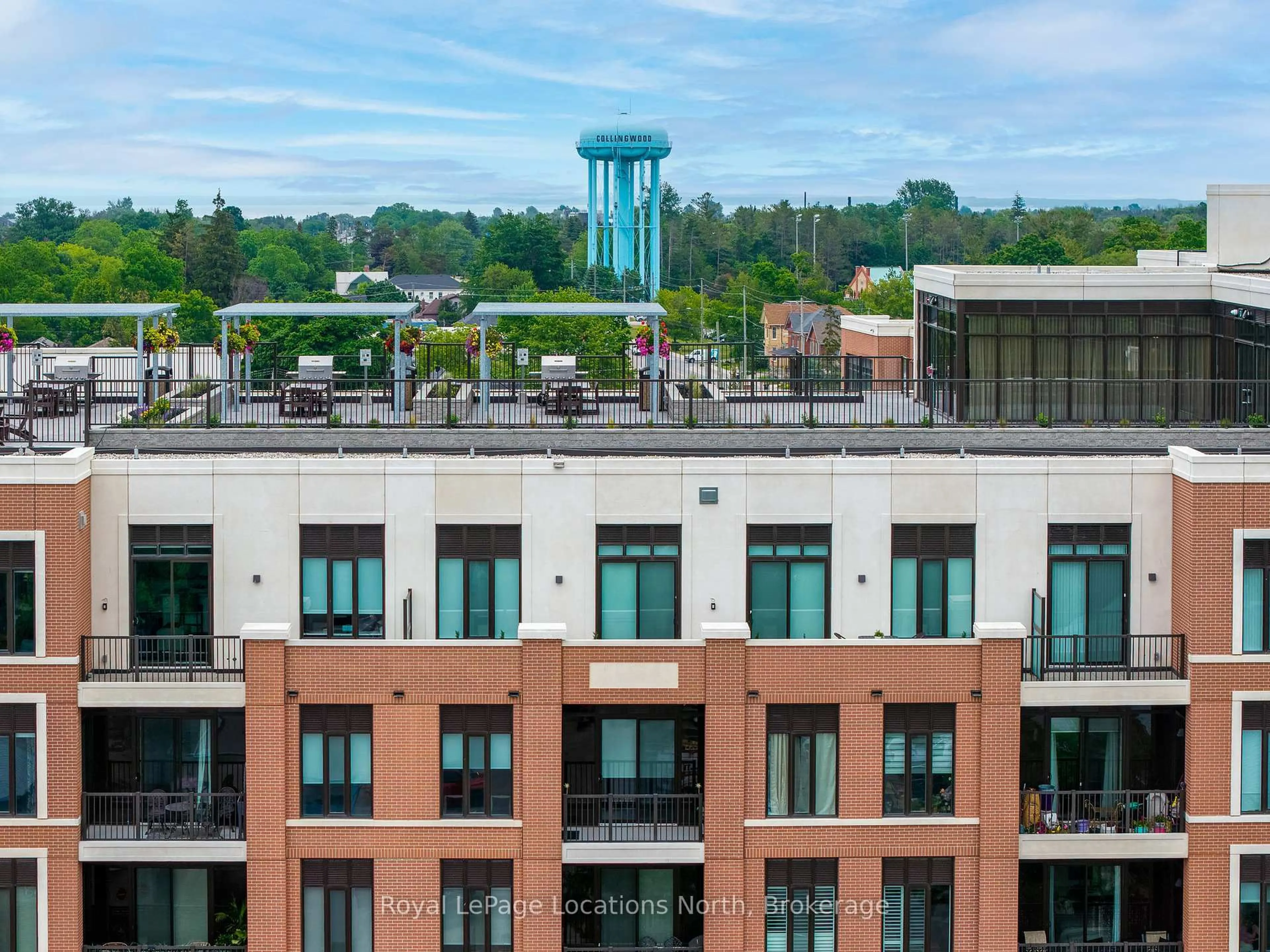 A pic from outside/outdoor area/front of a property/back of a property/a pic from drone, city buildings view from balcony for 1 Hume St #PH609, Collingwood Ontario L9Y 0X3