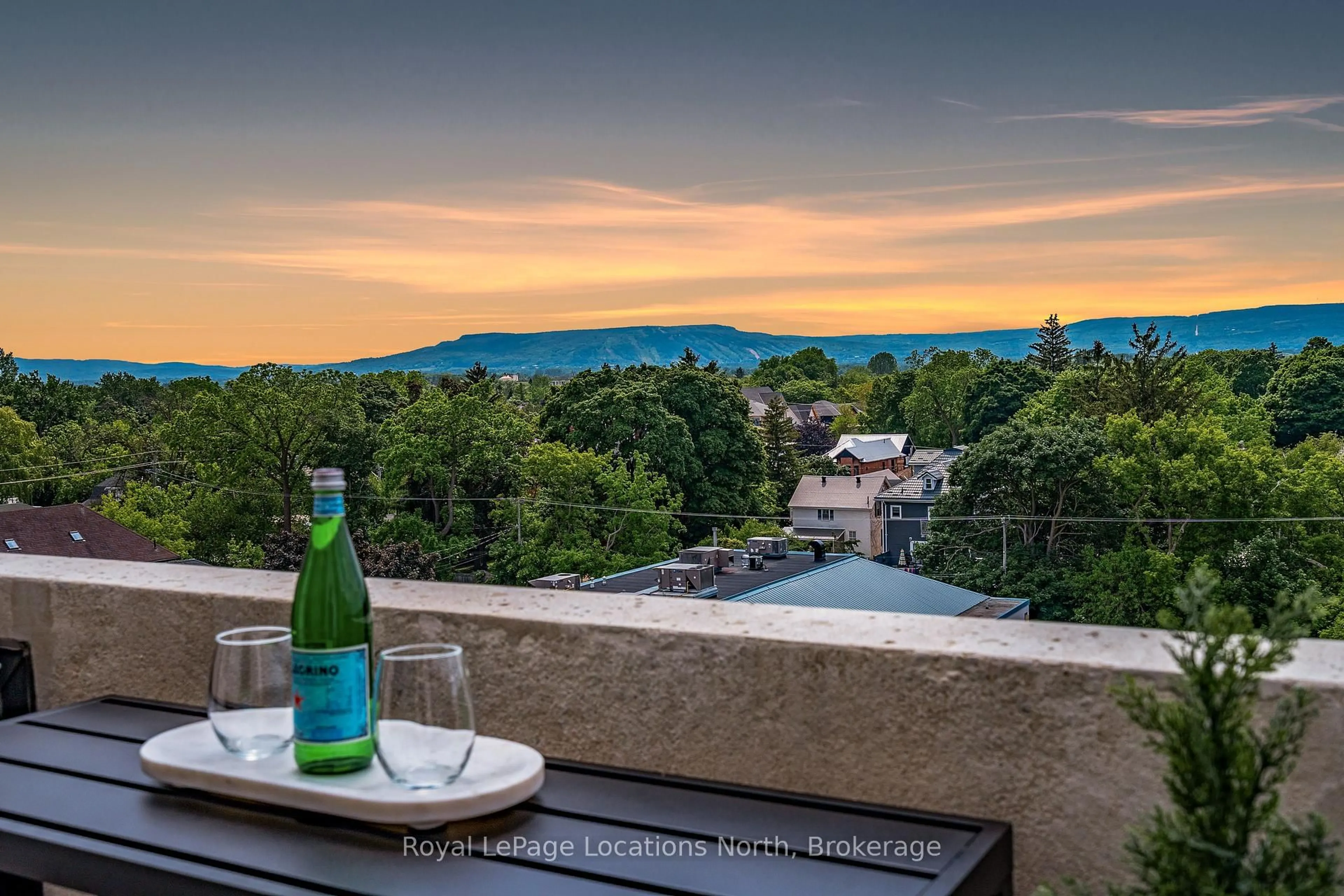 Patio, mountain view for 1 Hume St #PH609, Collingwood Ontario L9Y 0X3