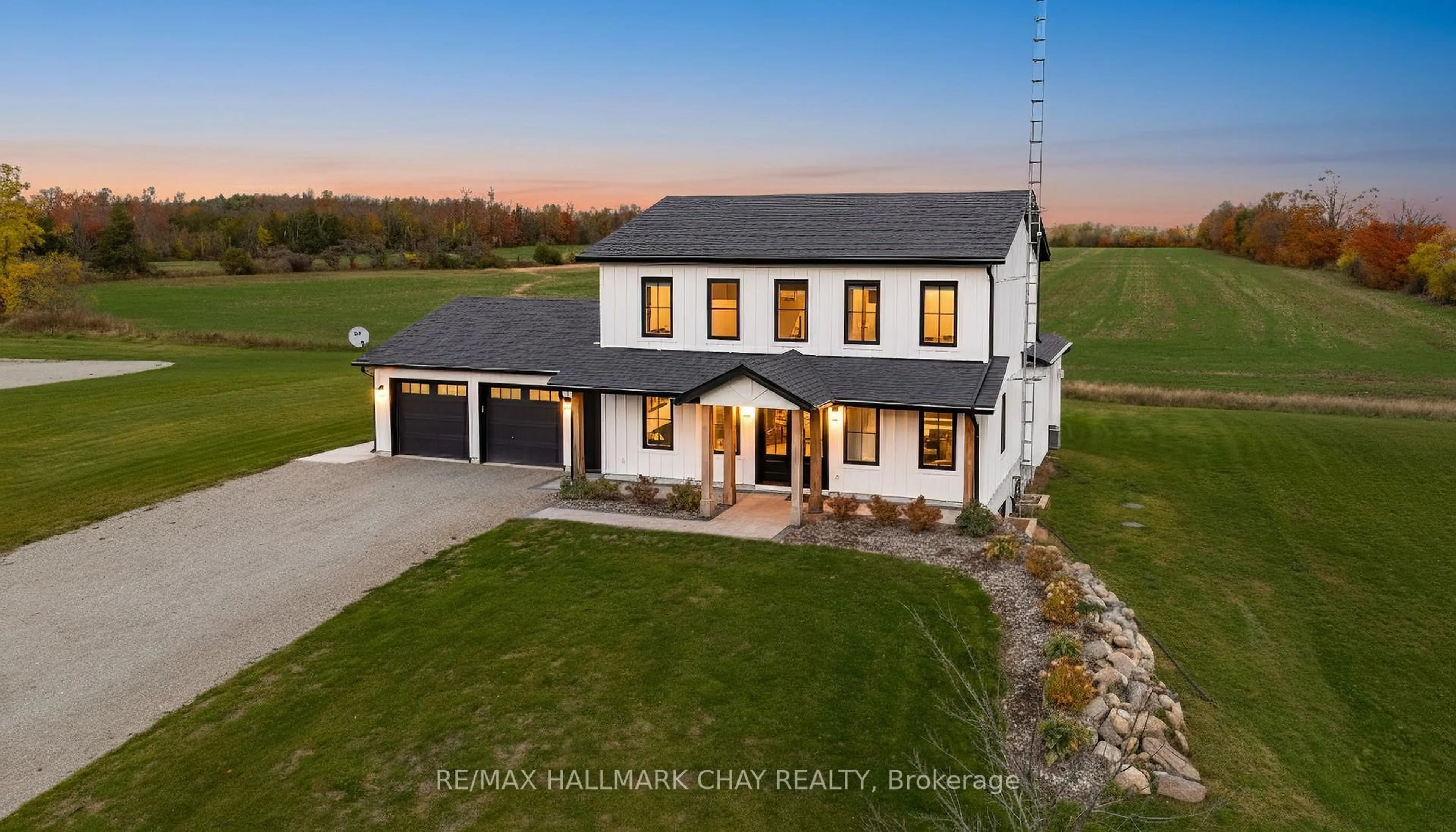 A pic from outside/outdoor area/front of a property/back of a property/a pic from drone, building for 1307 Line 3 Line, Oro-Medonte Ontario L0L 2L0