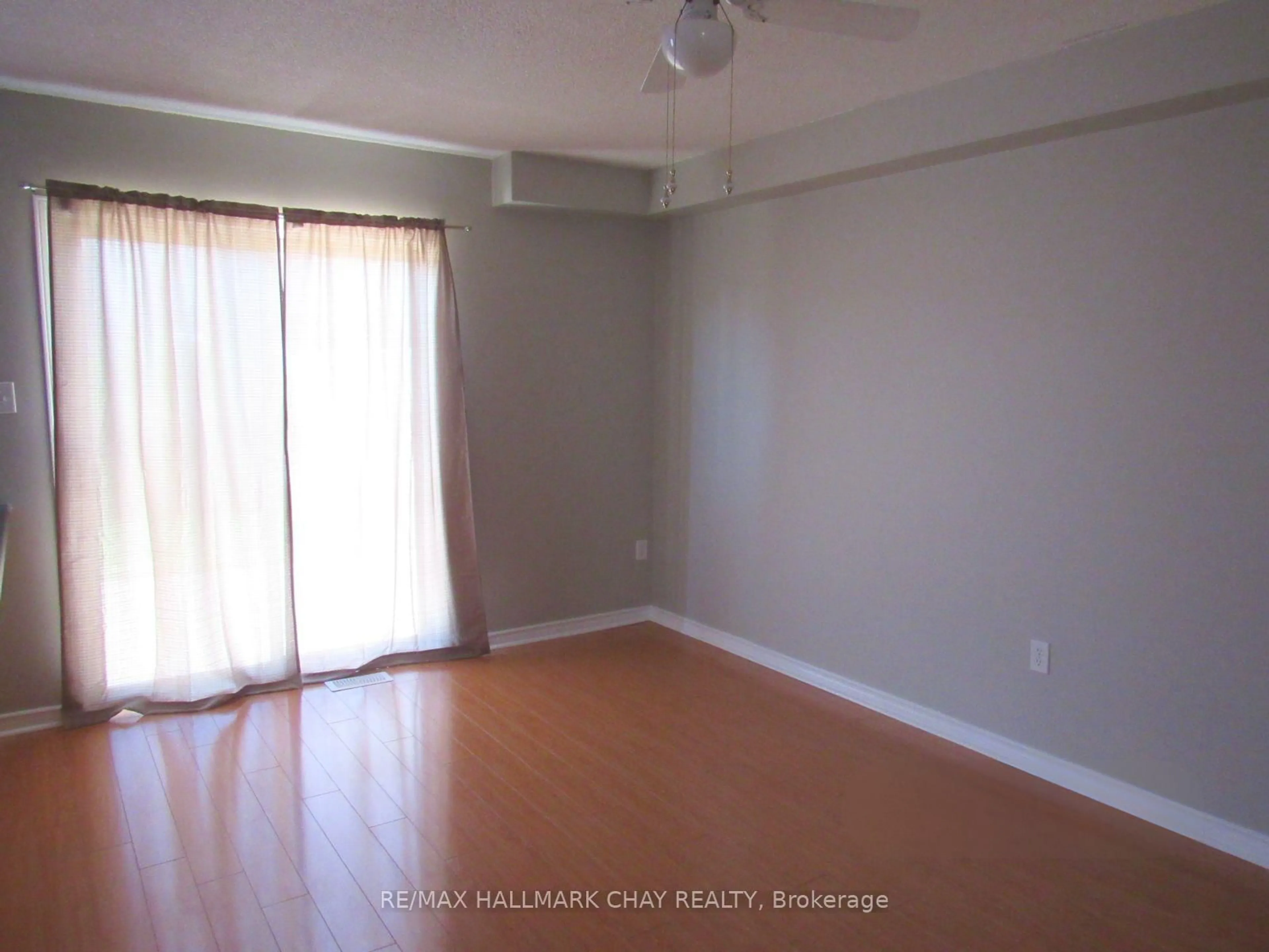 A pic of a room for 145 Leslie Ave, Barrie Ontario L4N 9P4