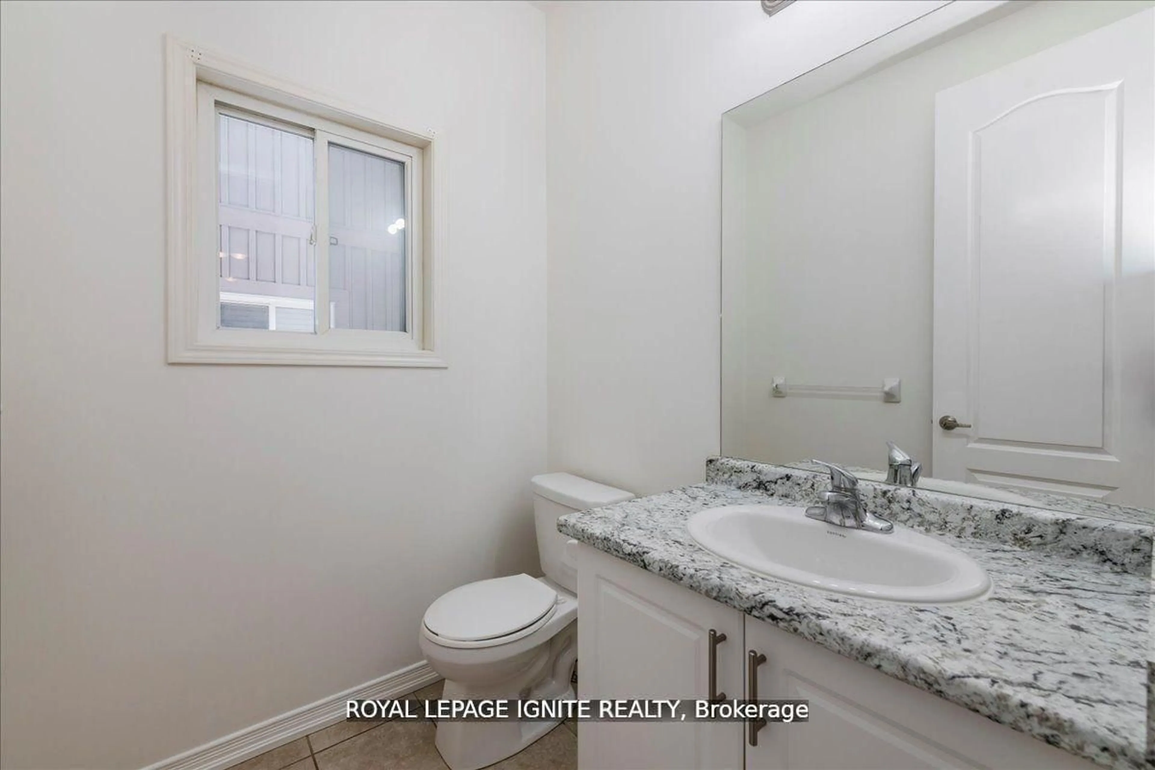 Standard bathroom, unknown for 264 Diana Dr, Orillia Ontario L3V 0E2