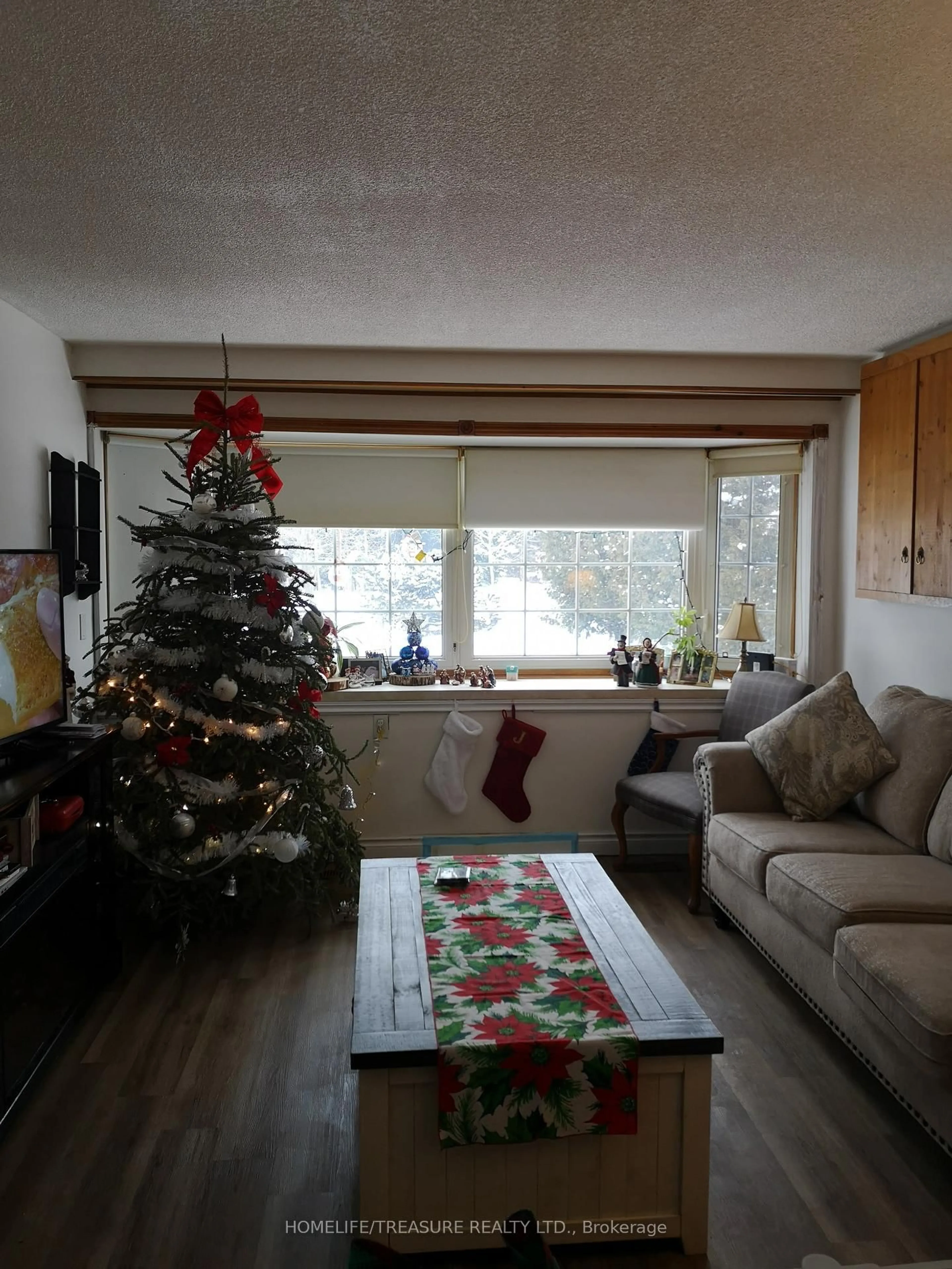 Living room with furniture, unknown for 16 WELLINGTON St, Collingwood Ontario L9Y 0X2