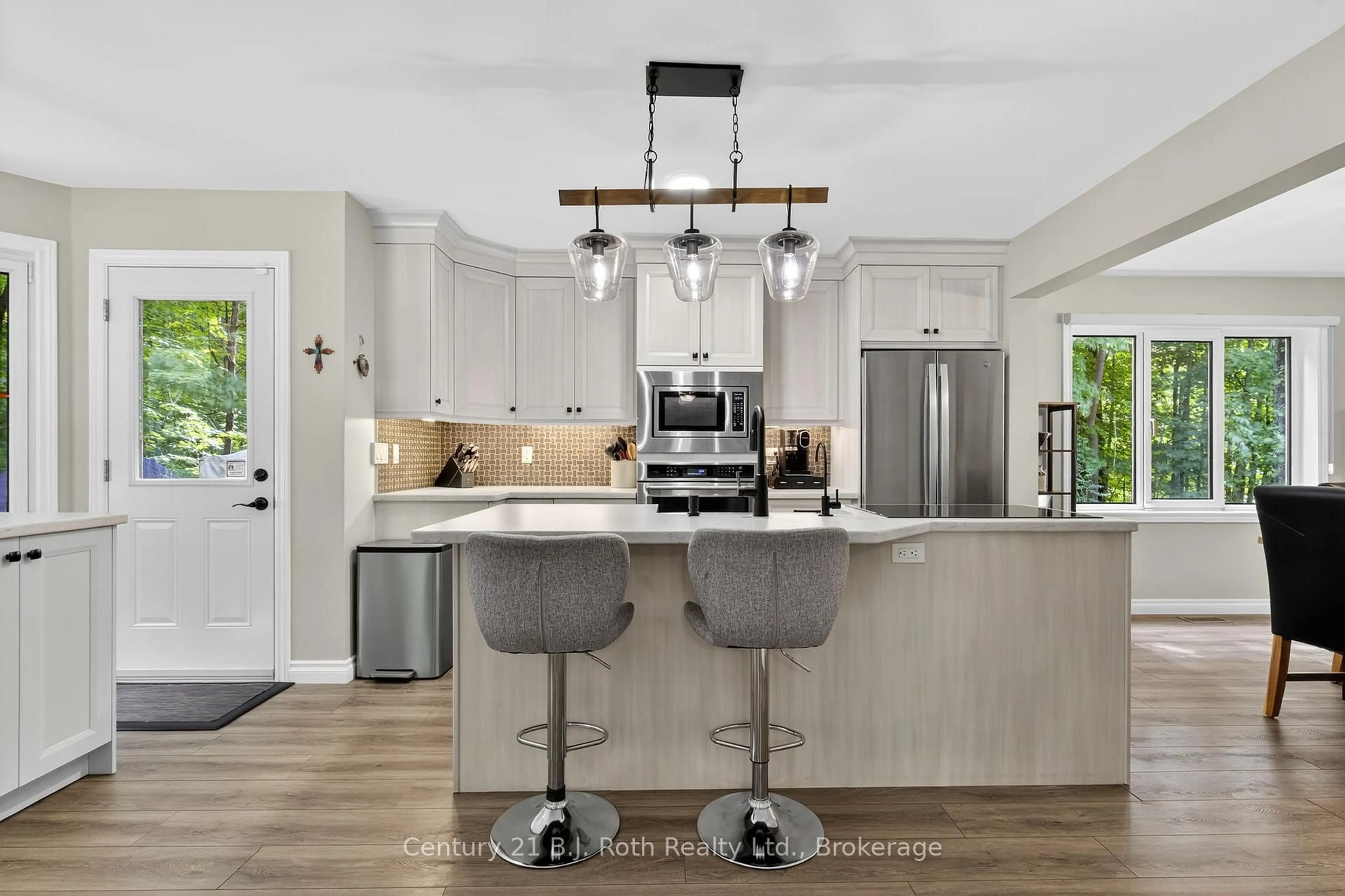 Open concept kitchen, unknown for 83 Wozniak Rd, Penetanguishene Ontario L9M 1W6