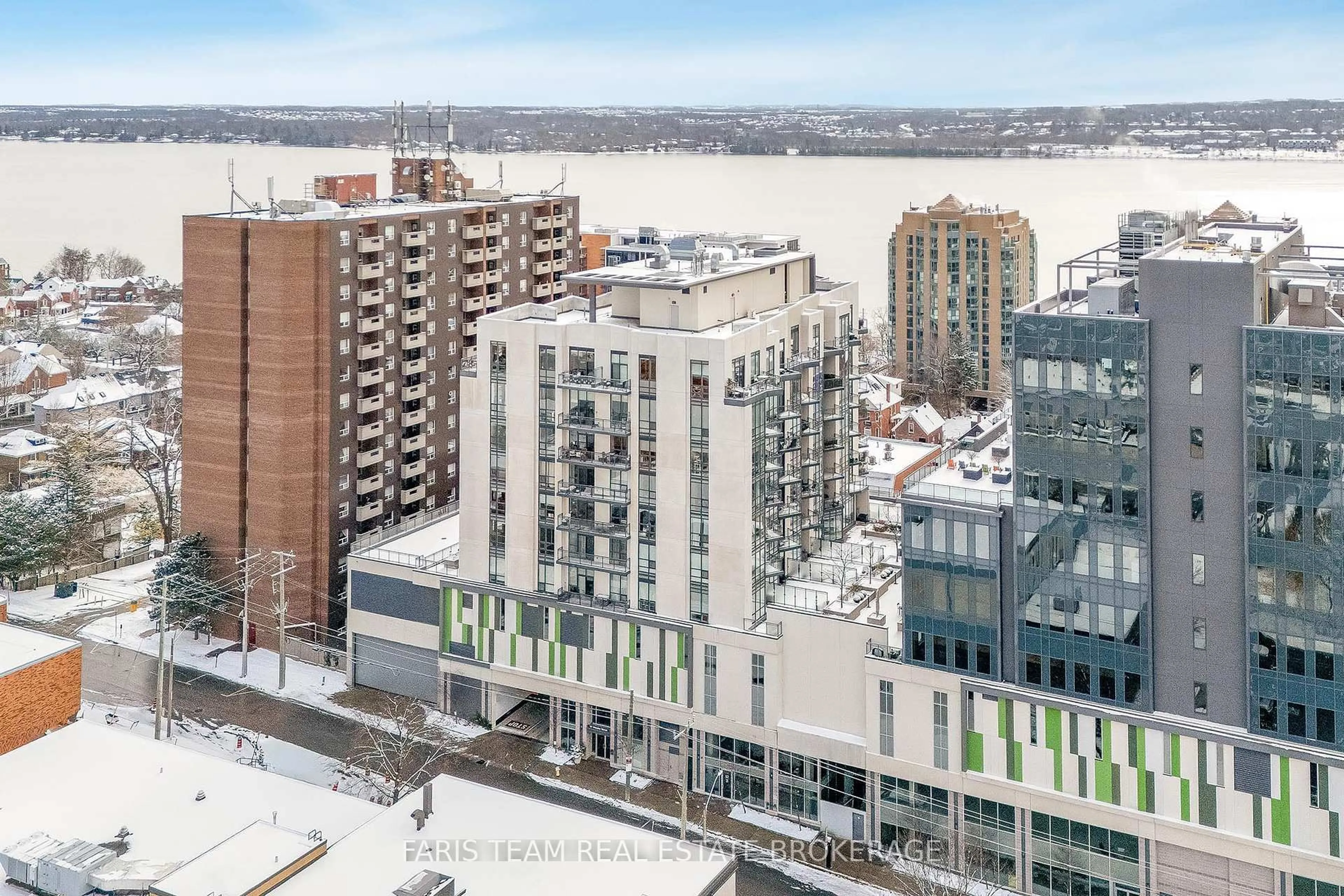 Patio, city buildings view from balcony for 111 Worsley St #GPH5, Barrie Ontario L4M 0J5