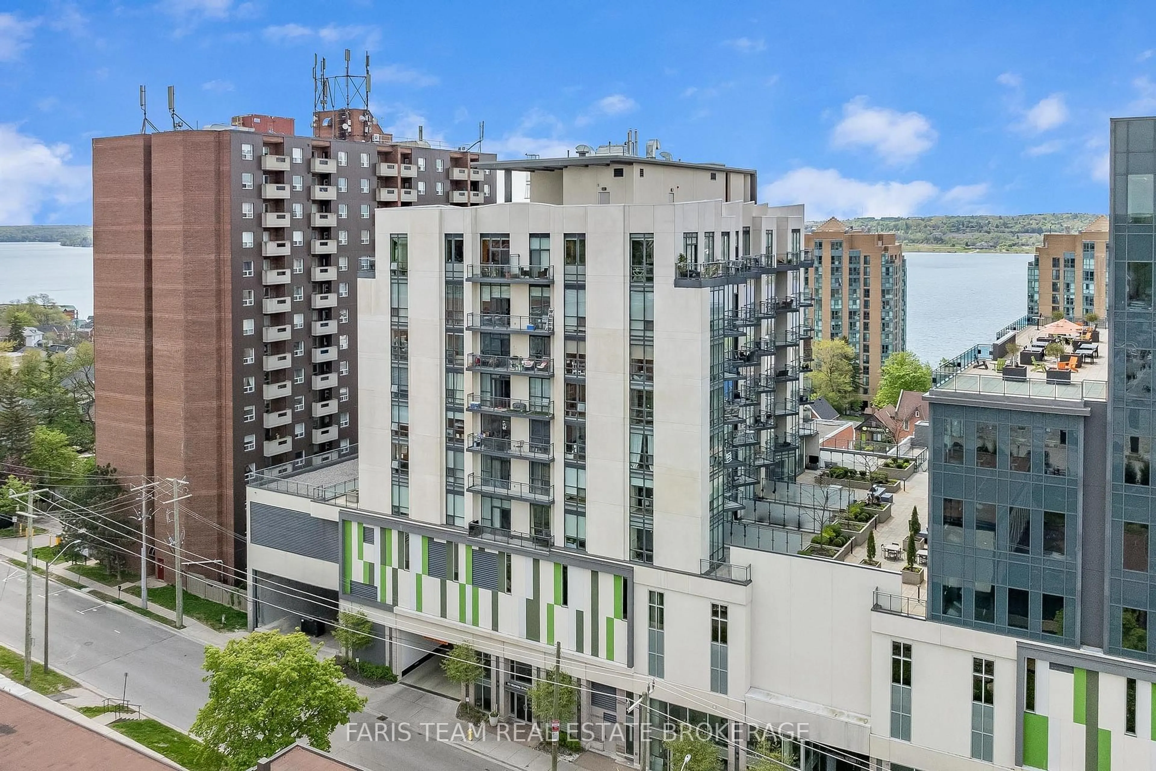 A pic from outside/outdoor area/front of a property/back of a property/a pic from drone, city buildings view from balcony for 111 Worsley St #GPH5, Barrie Ontario L4M 0J5