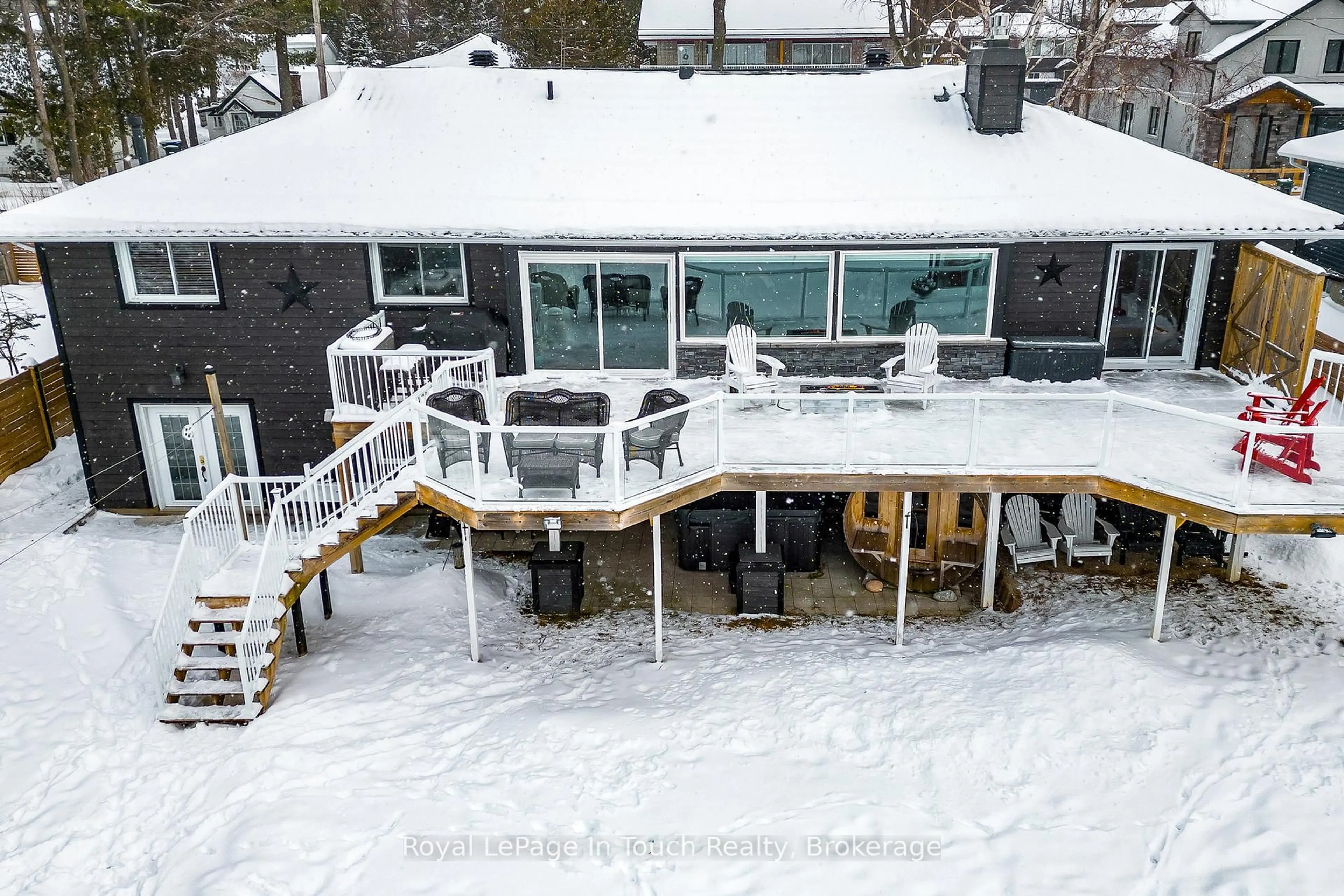 A pic from outside/outdoor area/front of a property/back of a property/a pic from drone, unknown for 8 TINY BEACHES Rd, Tiny Ontario L0L 2J0