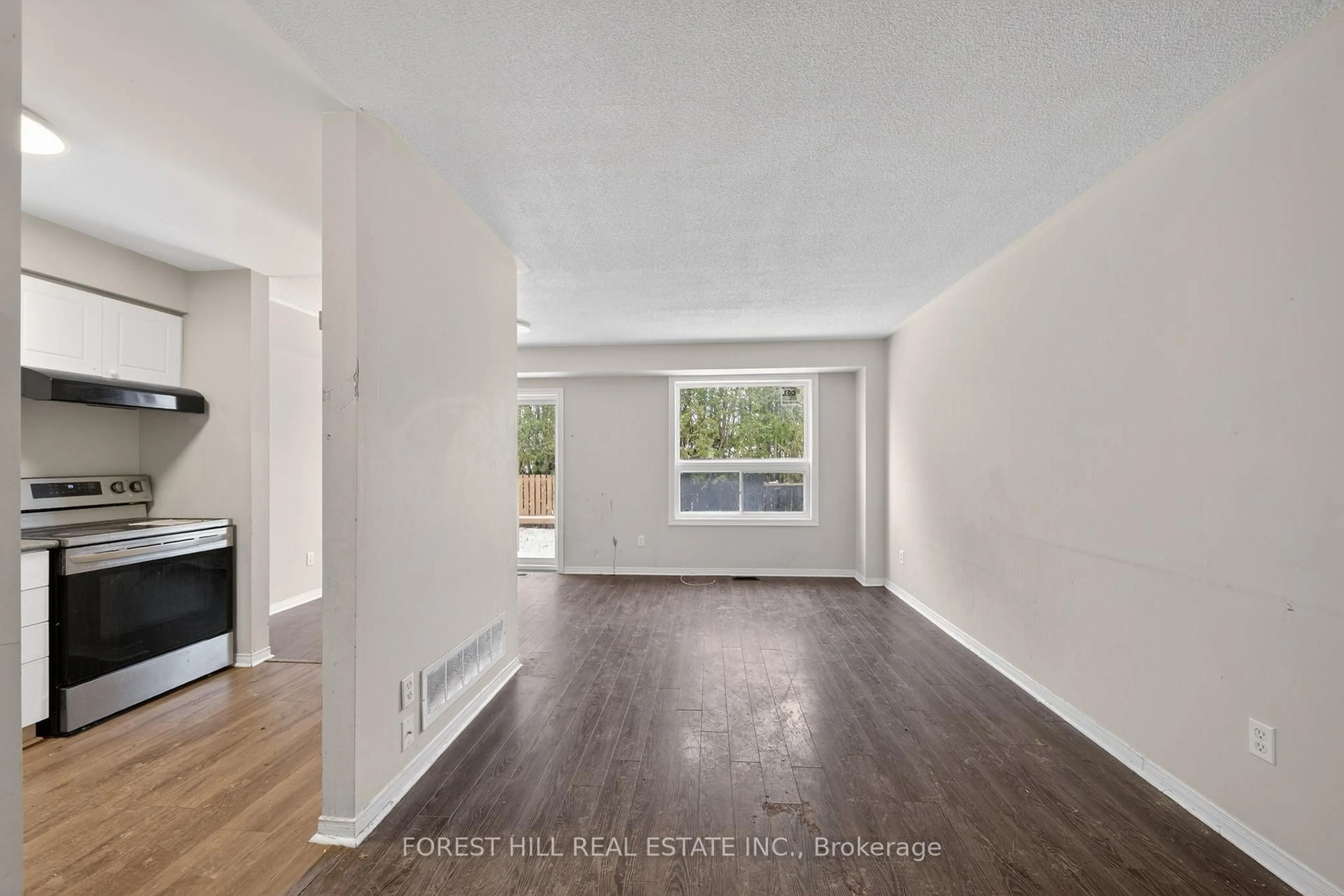 A pic of a room for 531 High St #8, Orillia Ontario L3V 4X9