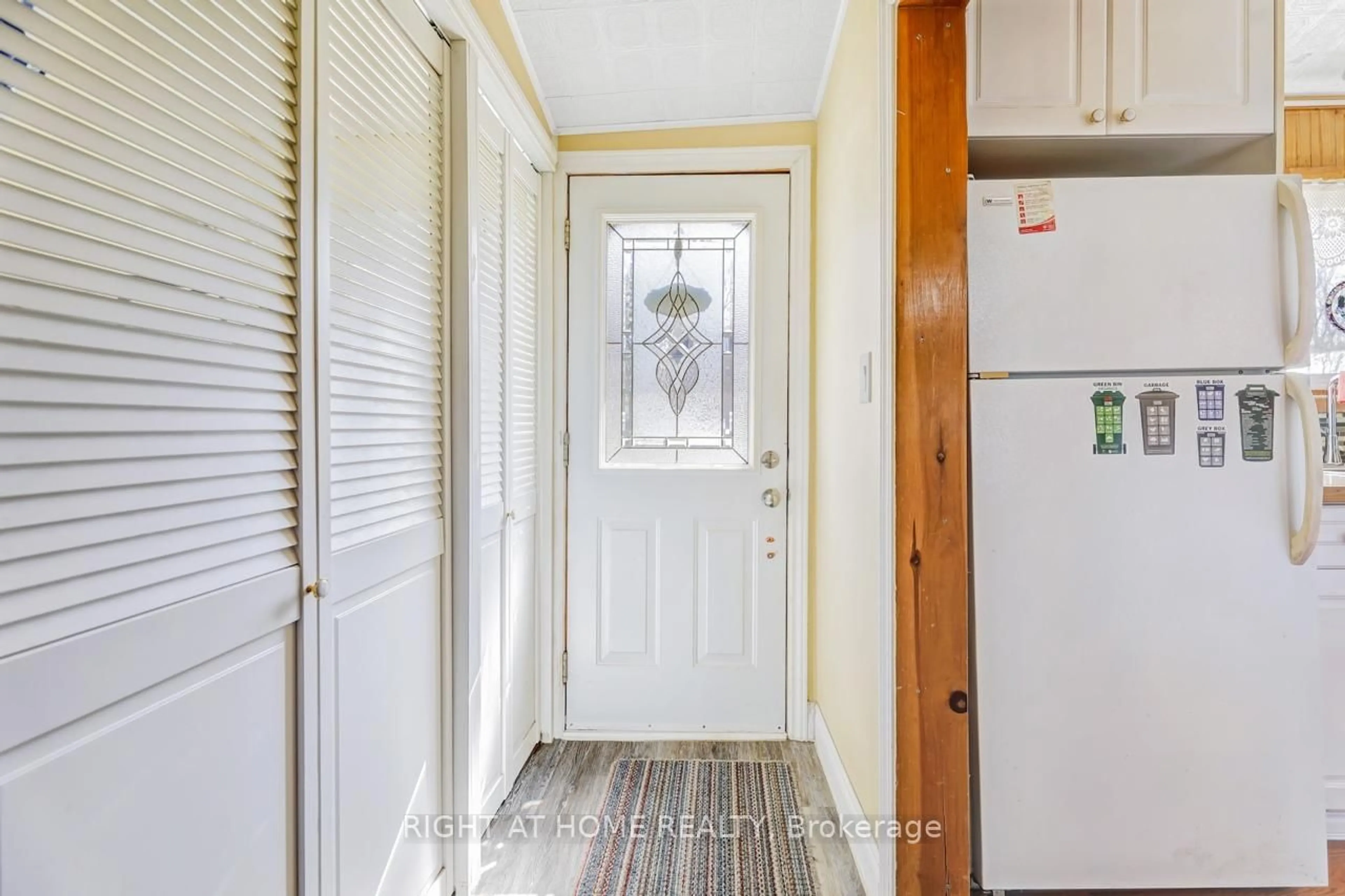 Indoor entryway for 24 Brennan Ave, Barrie Ontario L4N 3X3