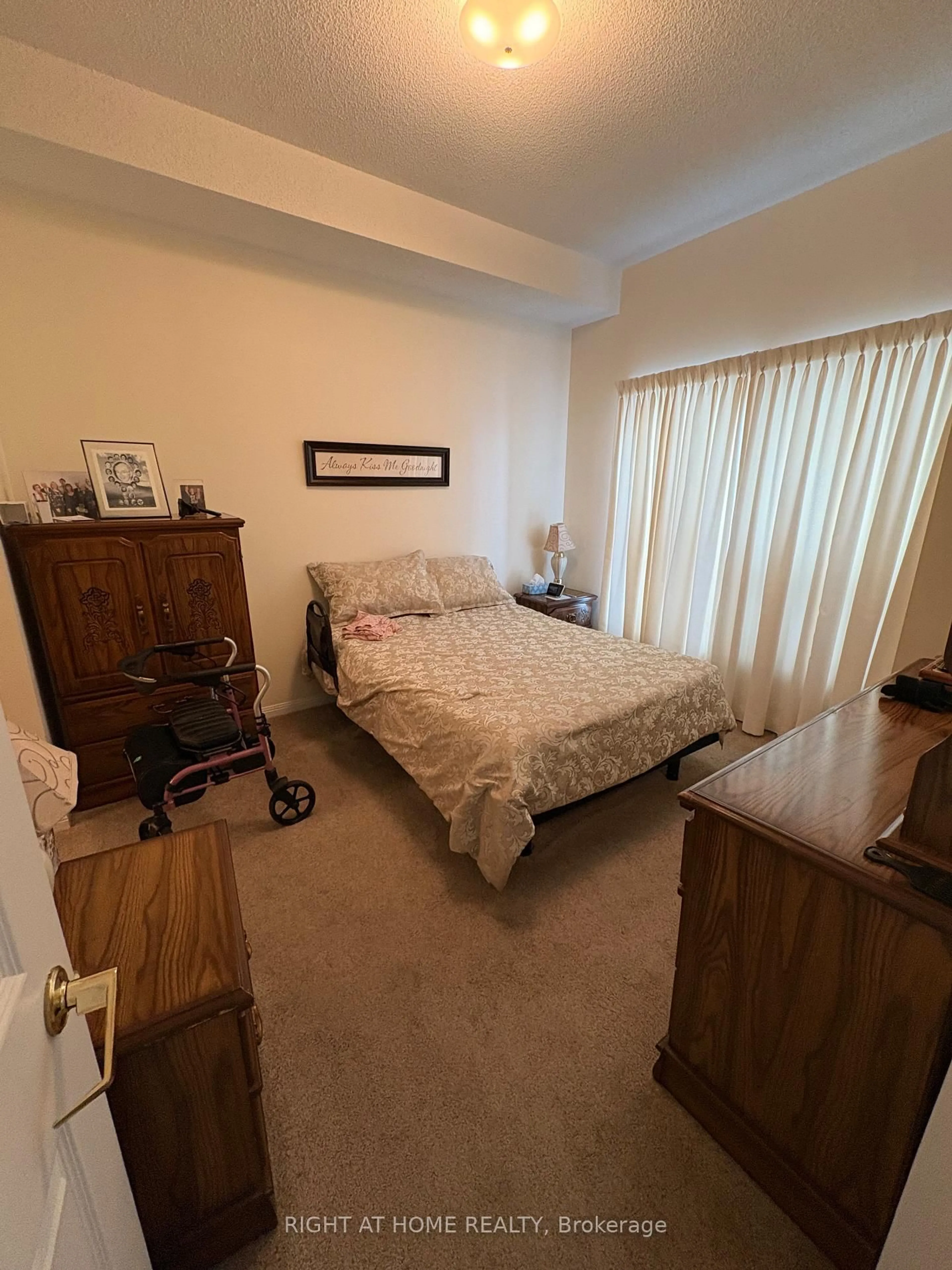 A pic of a room for 94 Dean Ave #109, Barrie Ontario L4N 0M3