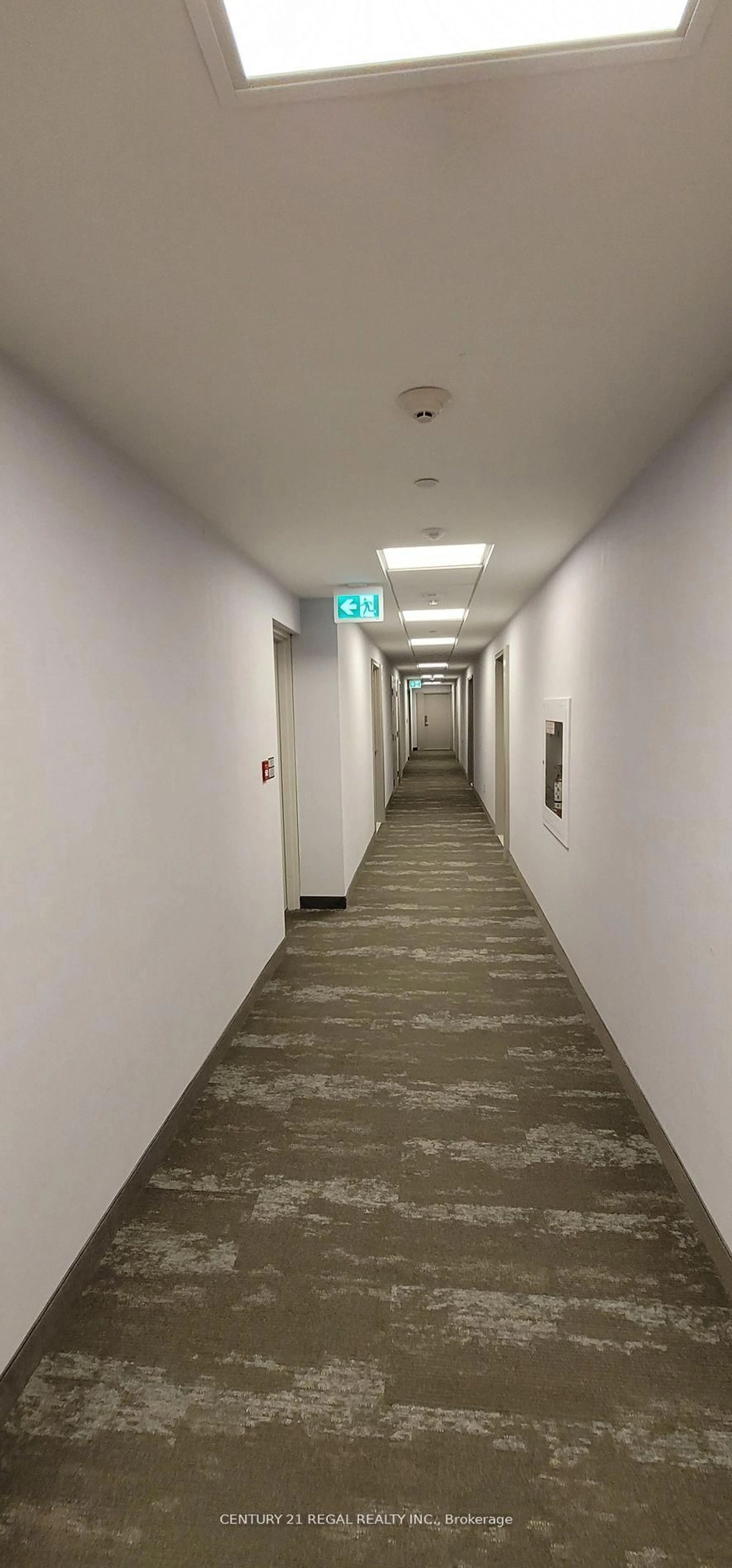 A pic of a room for 681 Yonge St #411, Barrie Ontario L4N 4E8