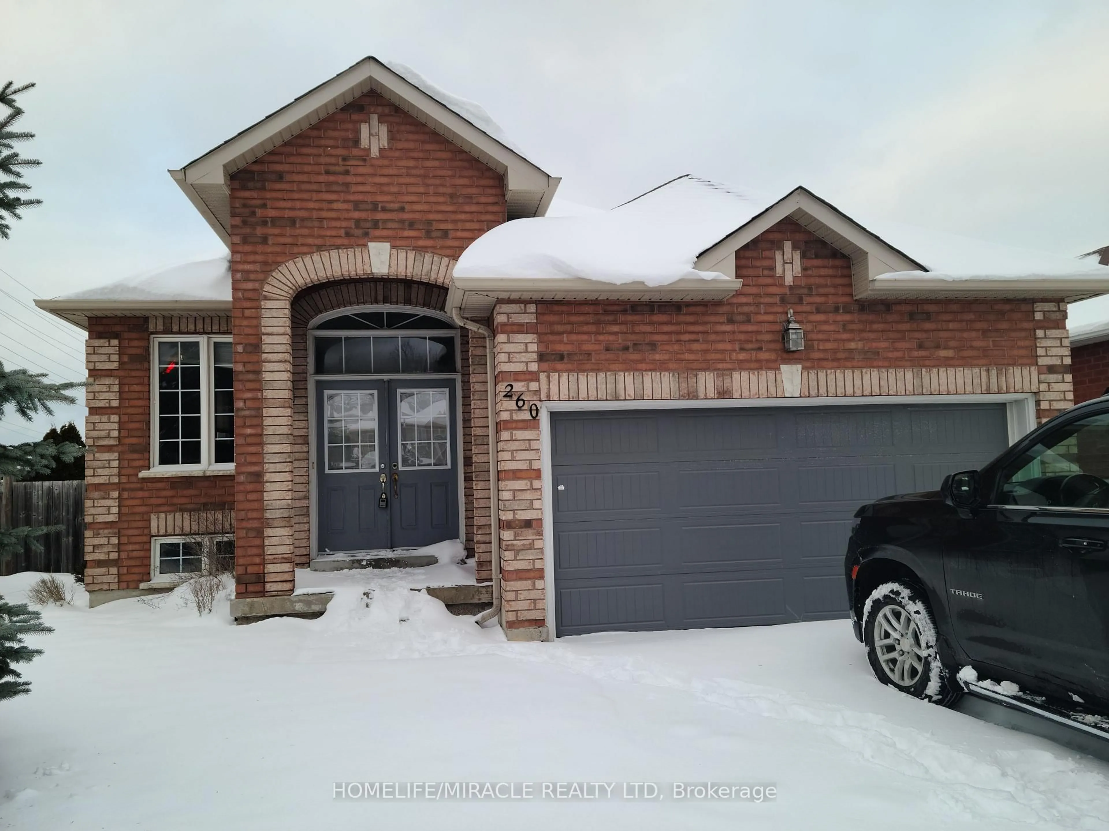 Home with brick exterior material, street for 260 Stanley St, Barrie Ontario L4M 6Y2