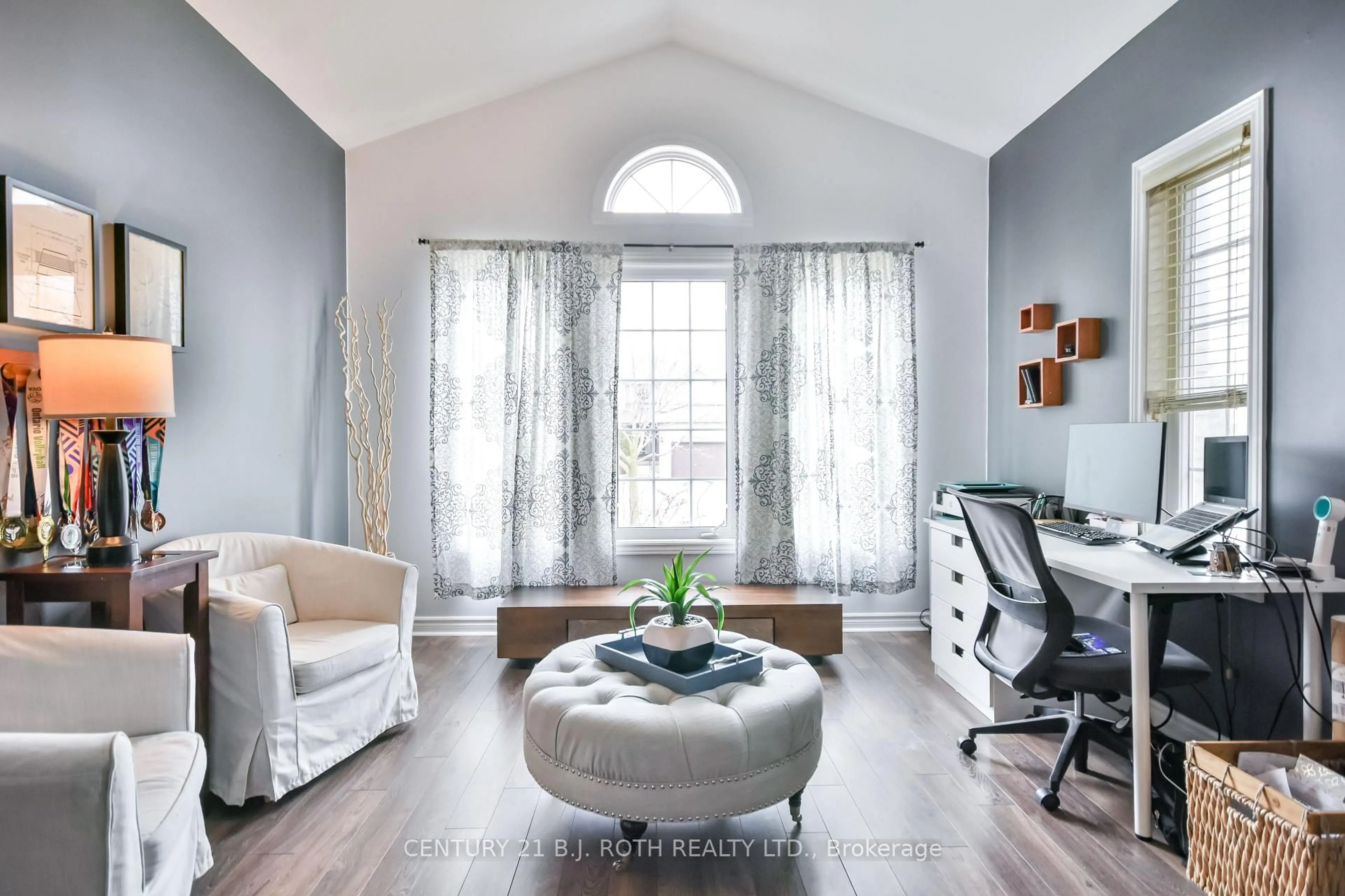 Living room with furniture, unknown for 60 Carley Cres, Barrie Ontario L4N 0M8