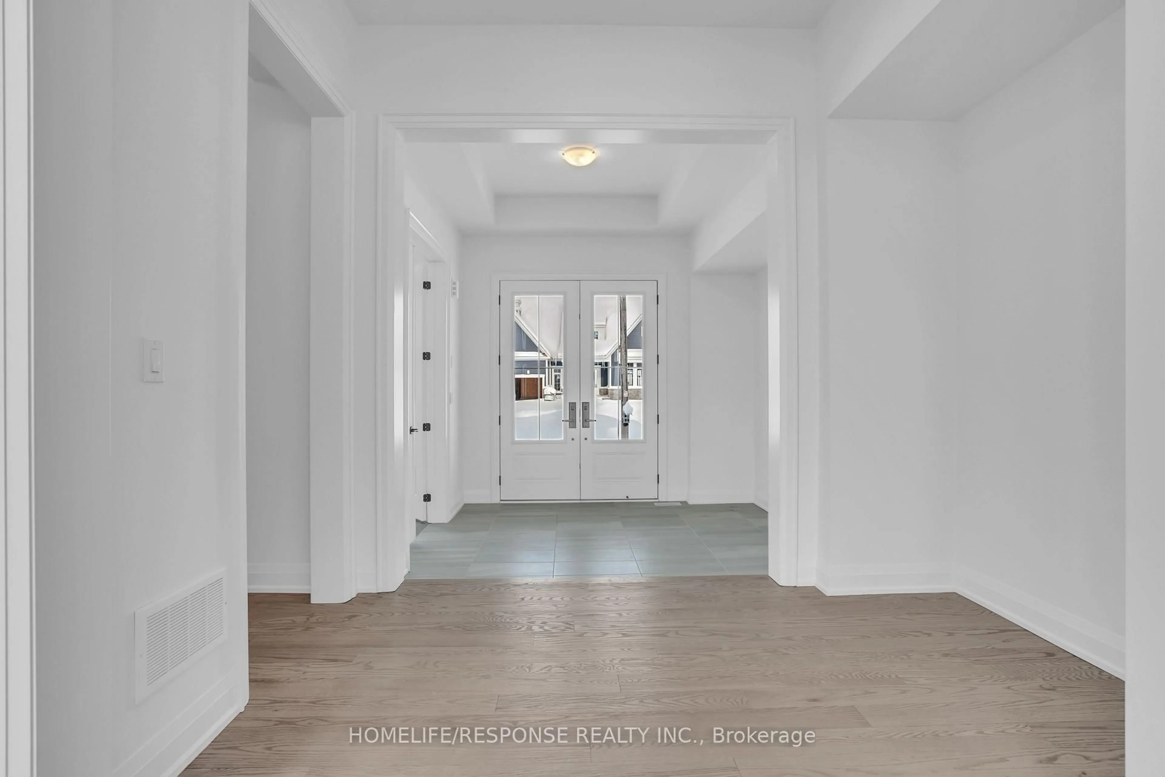 Indoor entryway for 68 Radome Dr, Oro-Medonte Ontario L0L 2L0