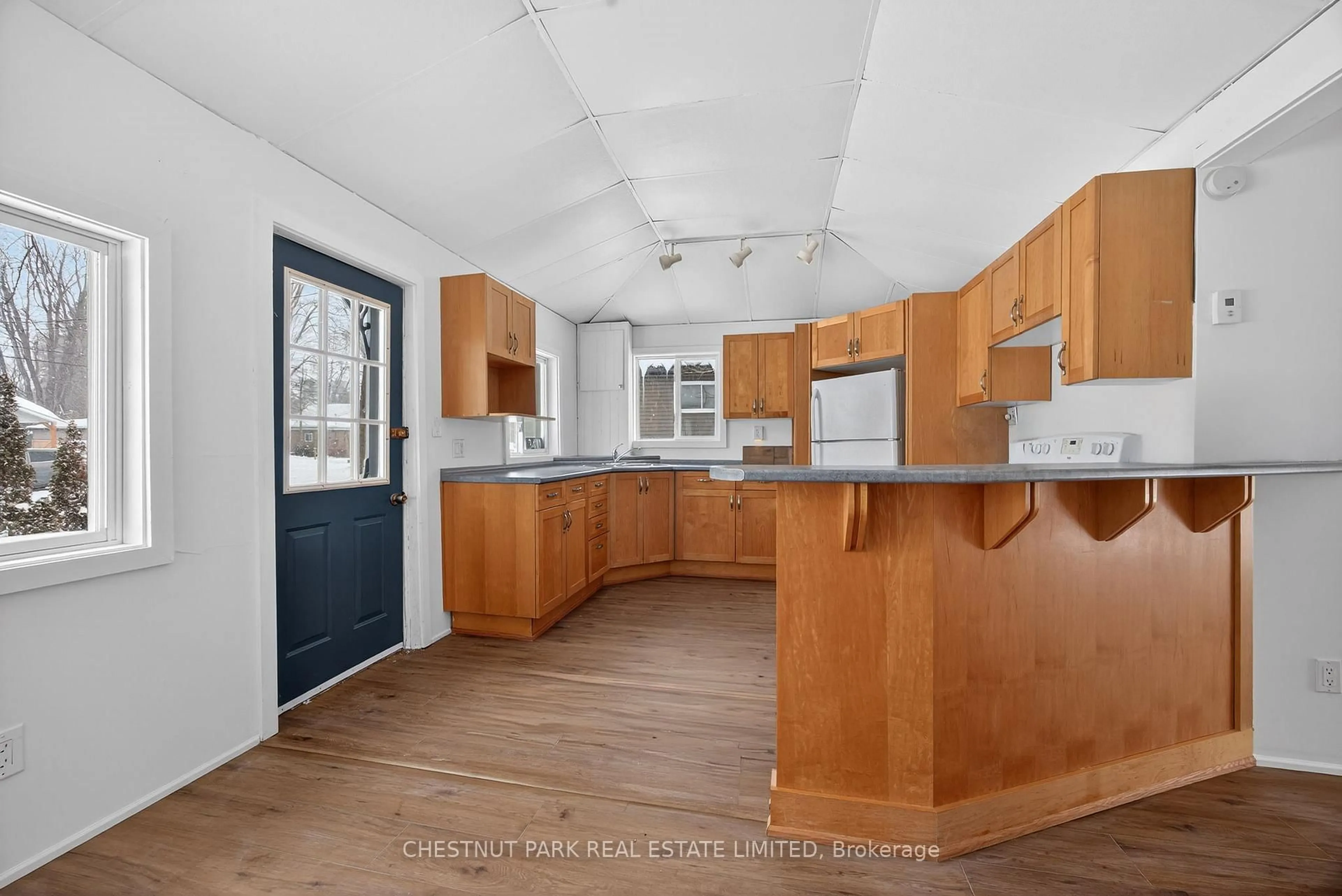 Unknown for 3410 Beachview Ave, Severn Ontario L0K 1G0