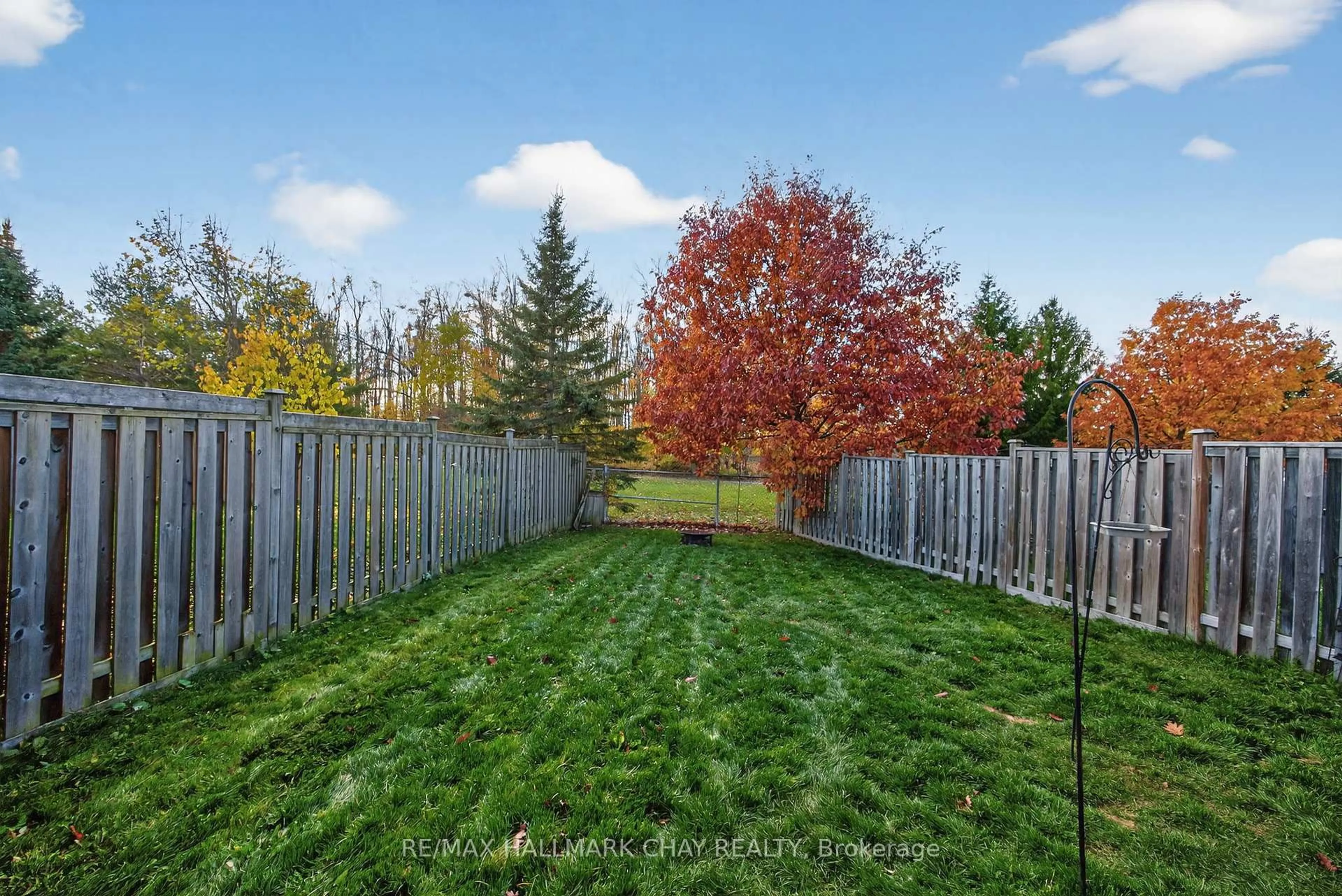 A pic from outside/outdoor area/front of a property/back of a property/a pic from drone, forest/trees view for 36 Goodwin Dr, Barrie Ontario L4N 5Z7