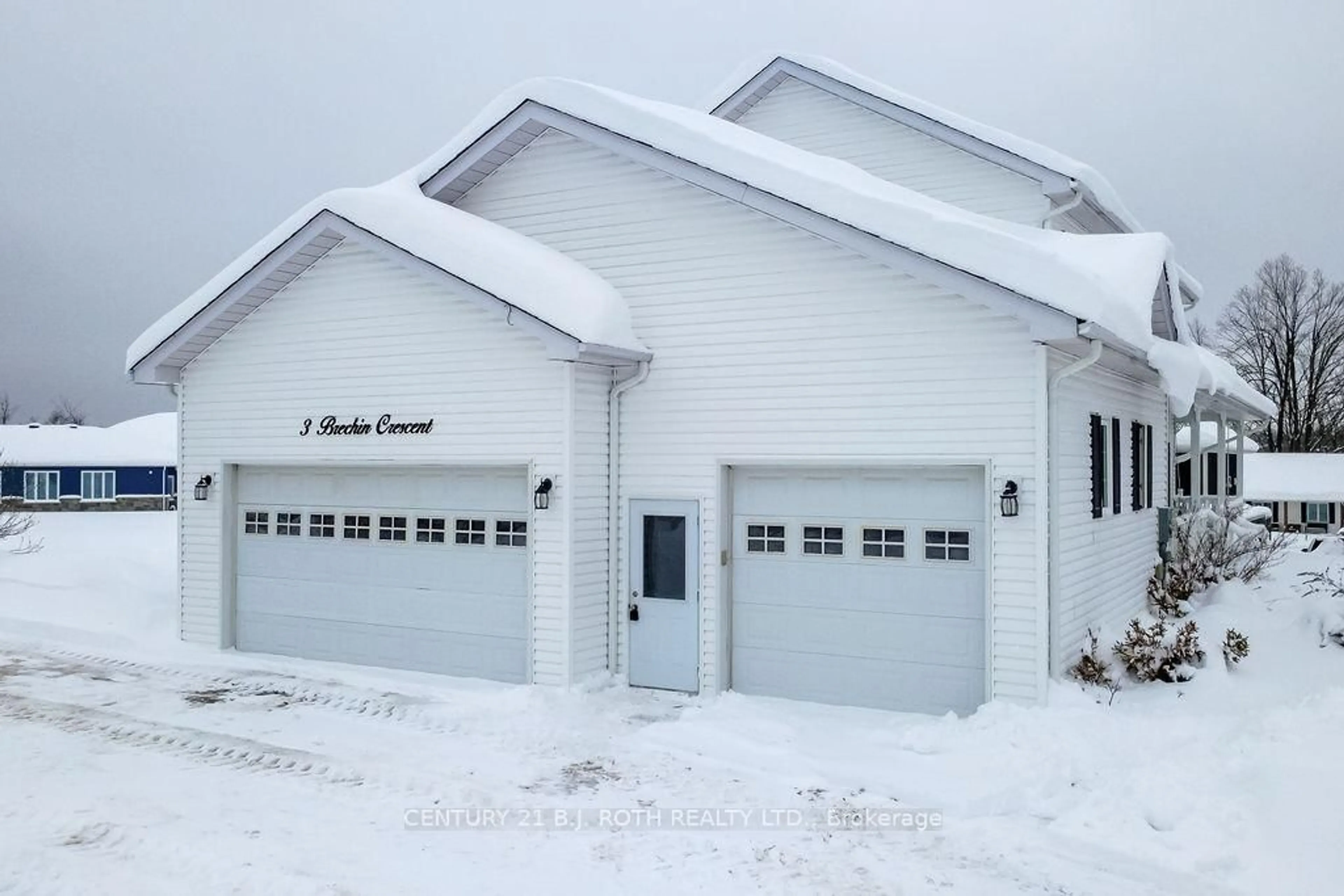 Indoor garage for 3 BRECHIN Cres, Oro-Medonte Ontario L0K 1N0