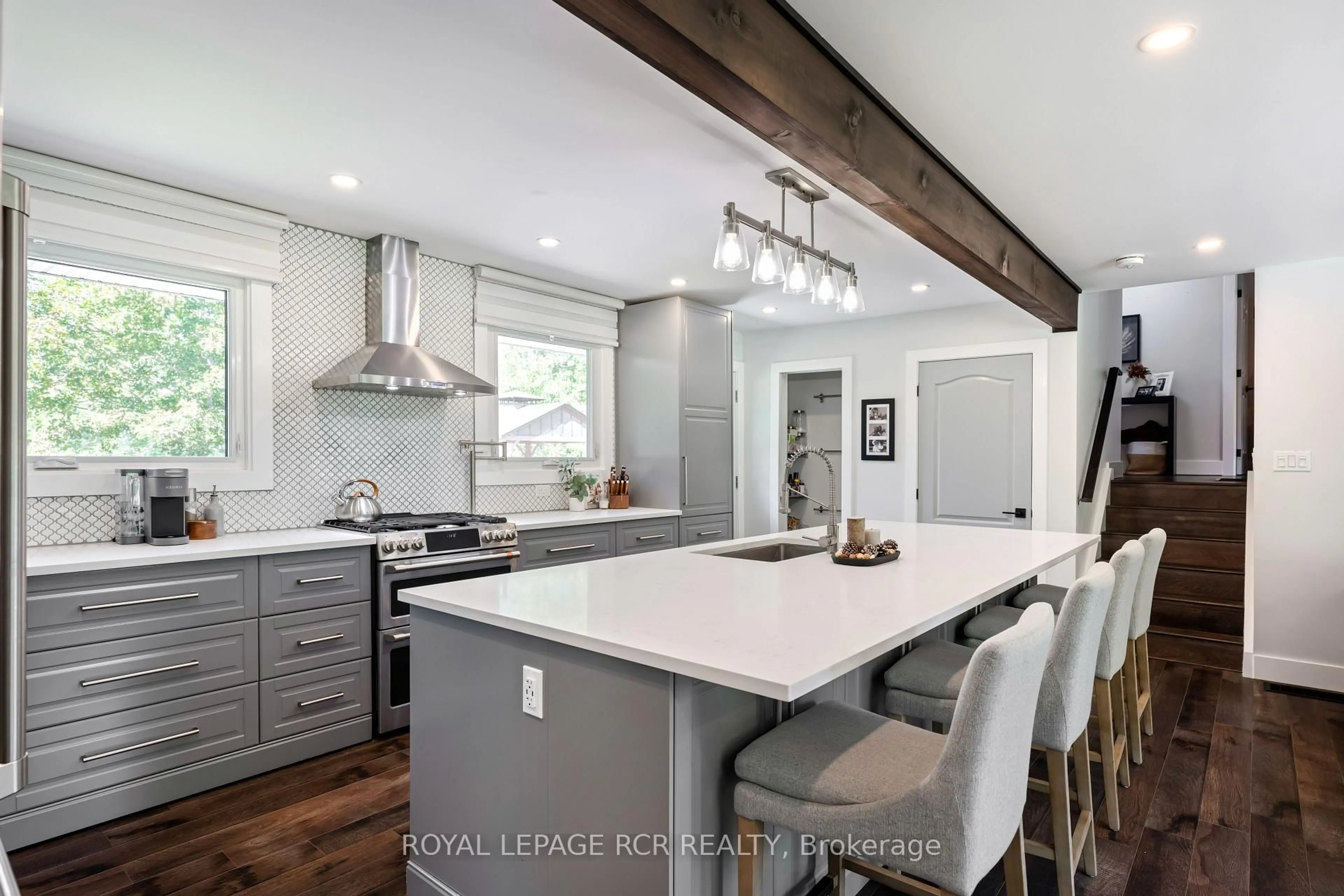Open concept kitchen, unknown for 2534 Sunnidale Rd, Springwater Ontario L0M 1T2