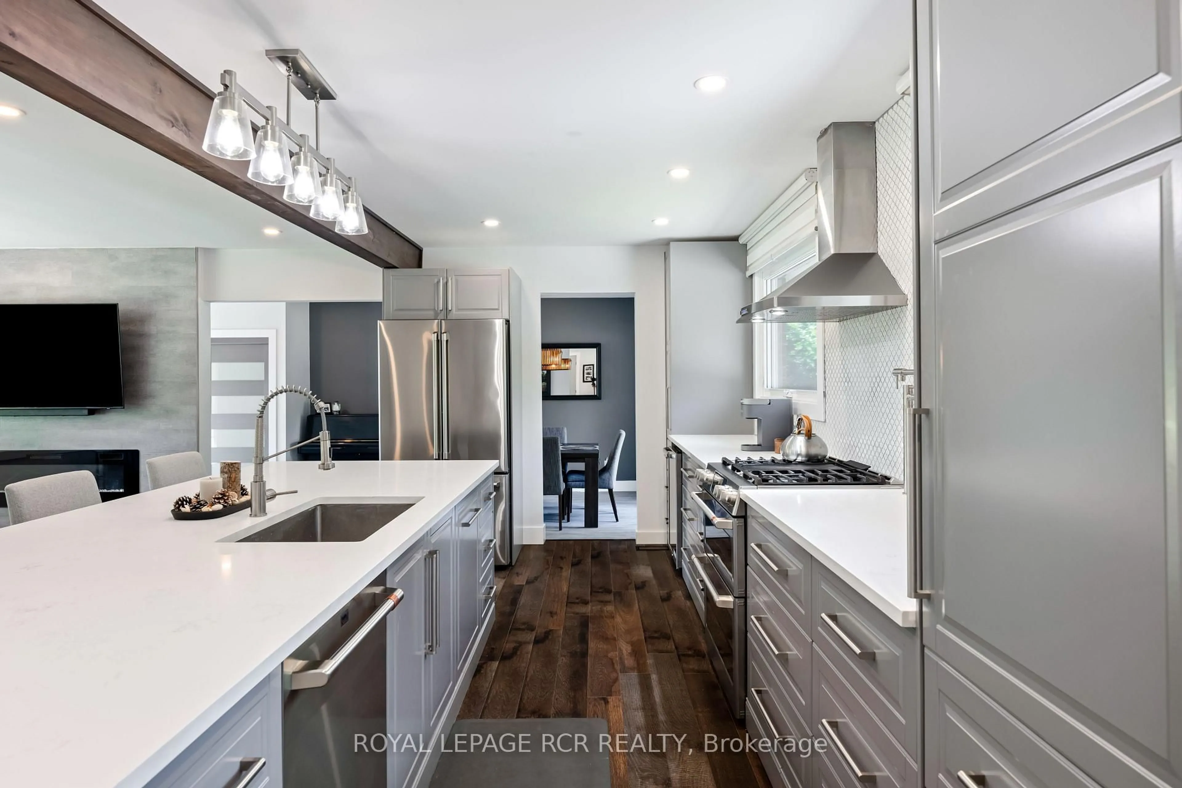 Contemporary kitchen, unknown for 2534 Sunnidale Rd, Springwater Ontario L0M 1T2