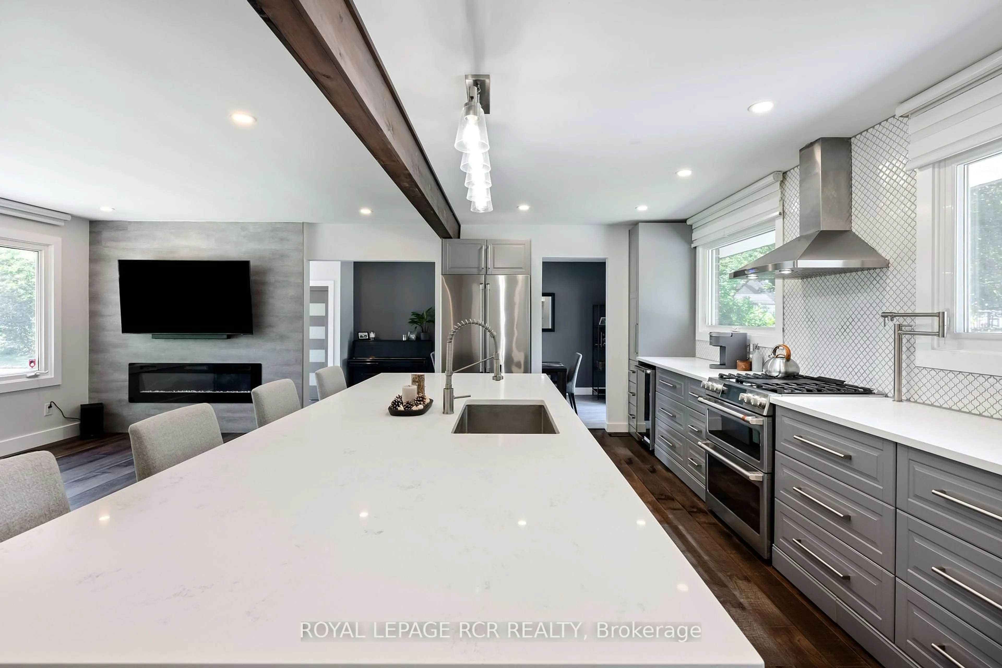 Contemporary kitchen, unknown for 2534 Sunnidale Rd, Springwater Ontario L0M 1T2