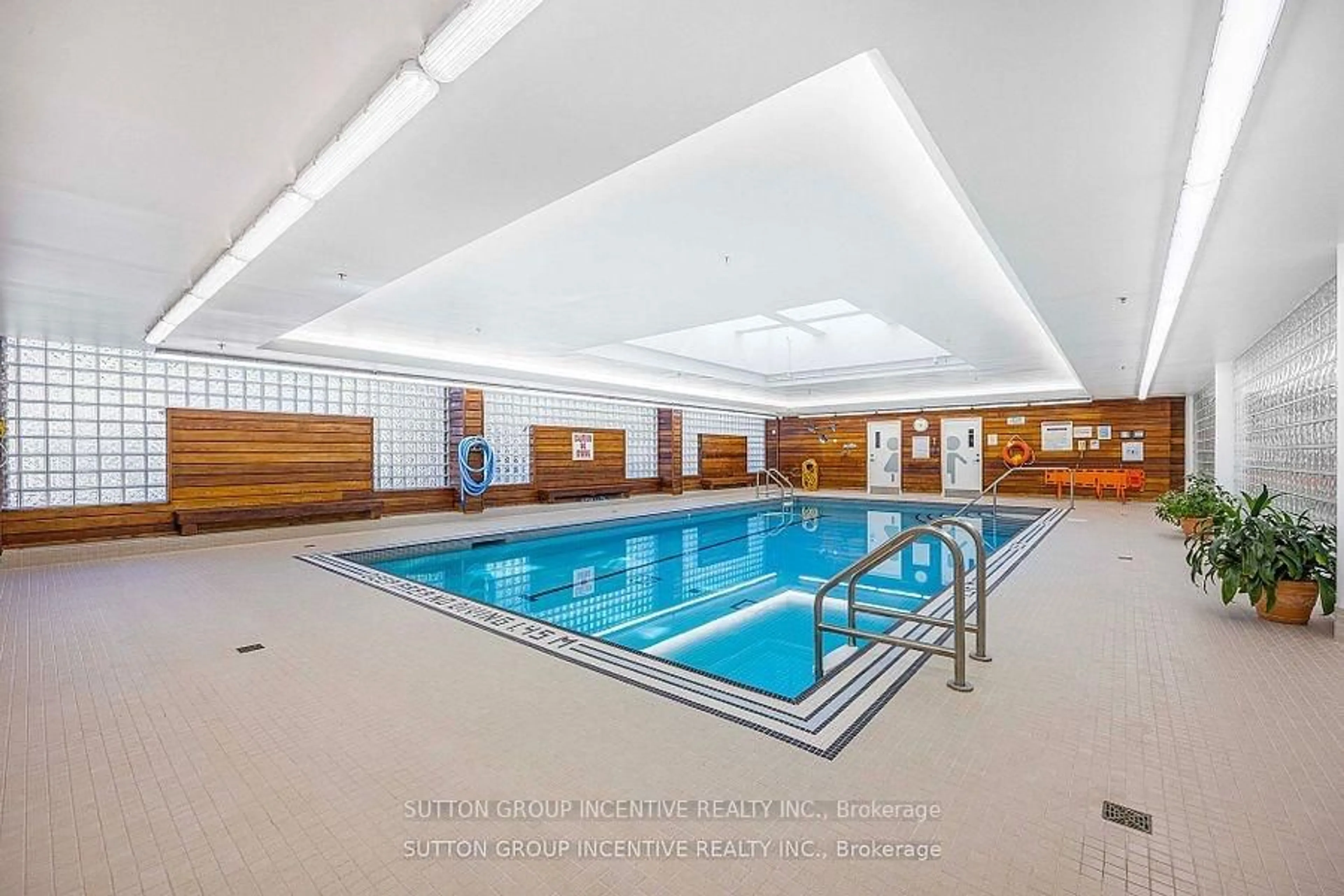 Pool for 140 Dunlop St #505, Barrie Ontario L4M 6H9