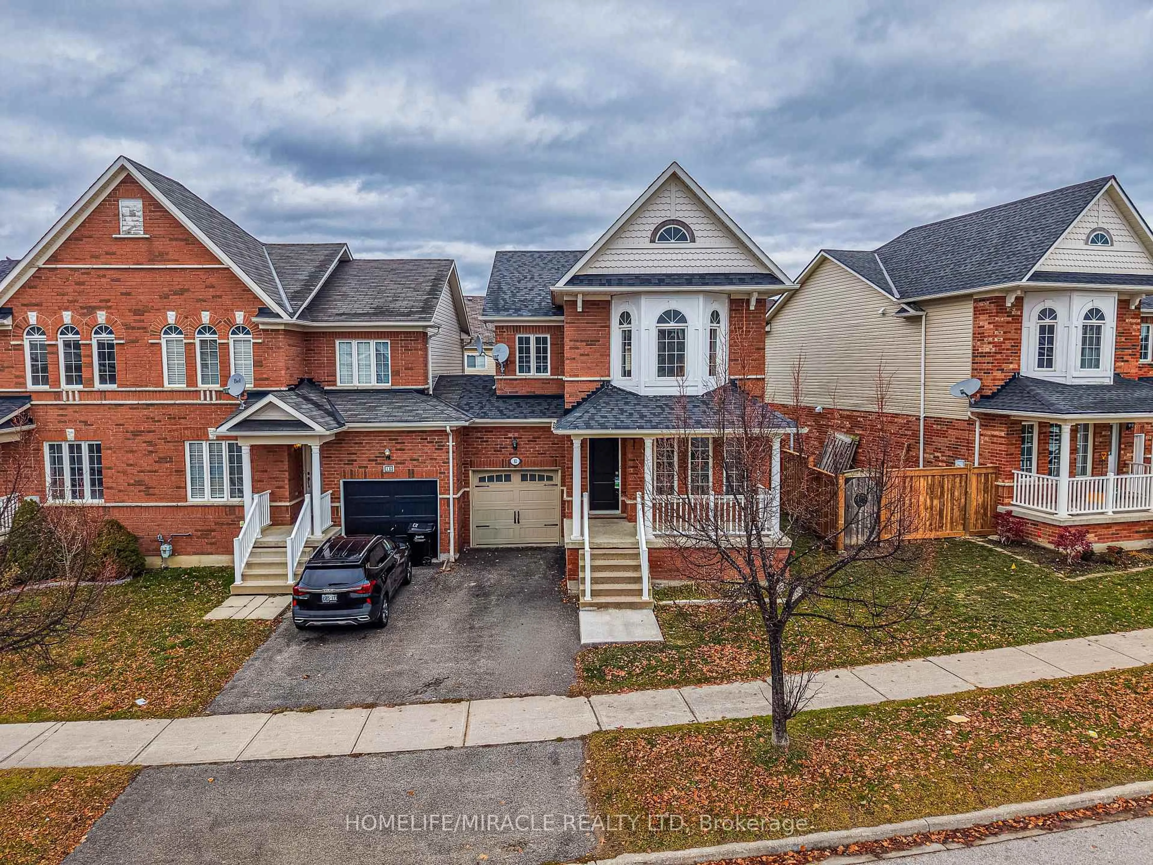 A pic from outside/outdoor area/front of a property/back of a property/a pic from drone, street for 12 Diana Way, Barrie Ontario L4M 7H2